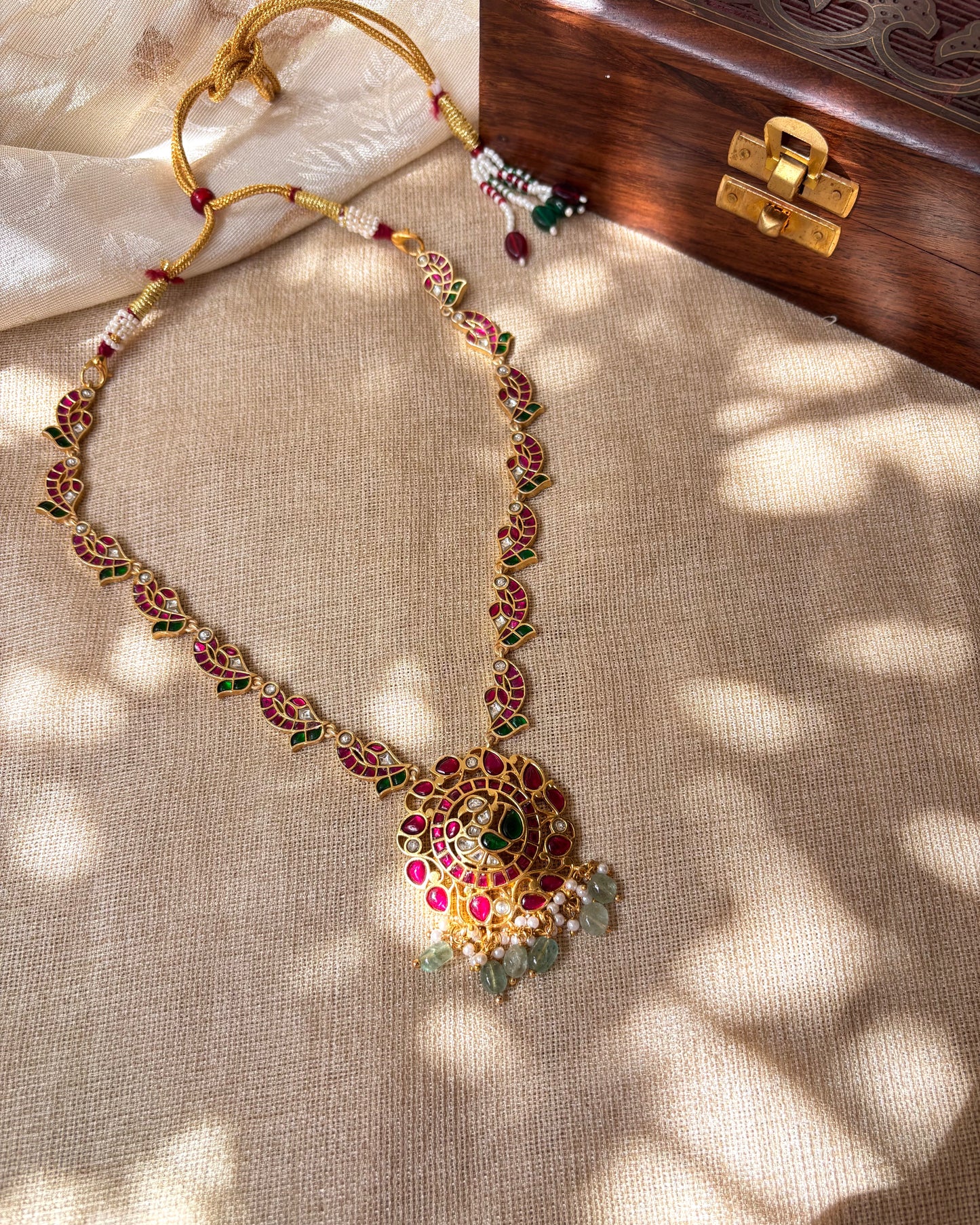 Peacock  Gold-Plated Minimal Necklace | NC072