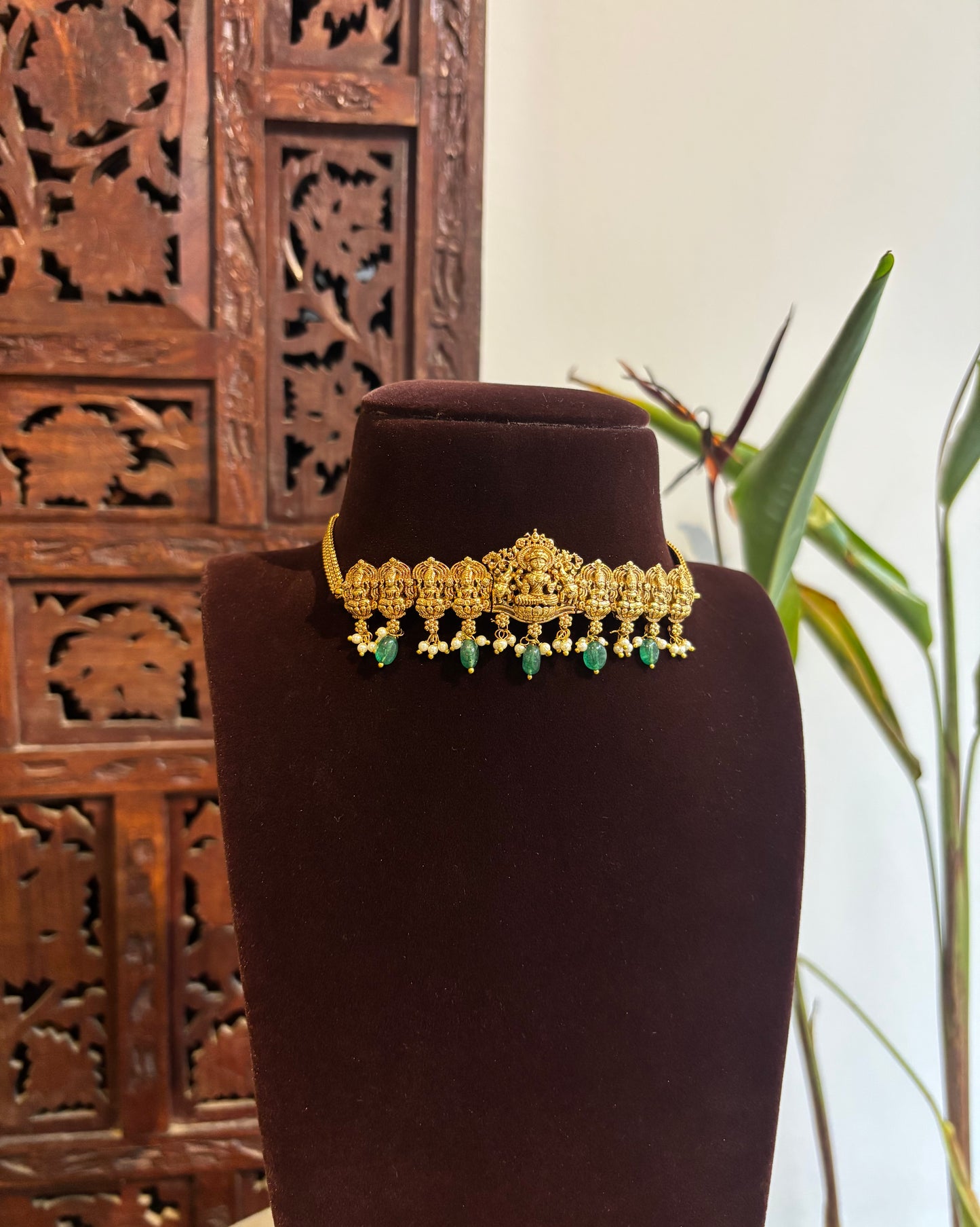 Minimal Lakshmi Motif Choker Necklace | Matching Earrings | NC234