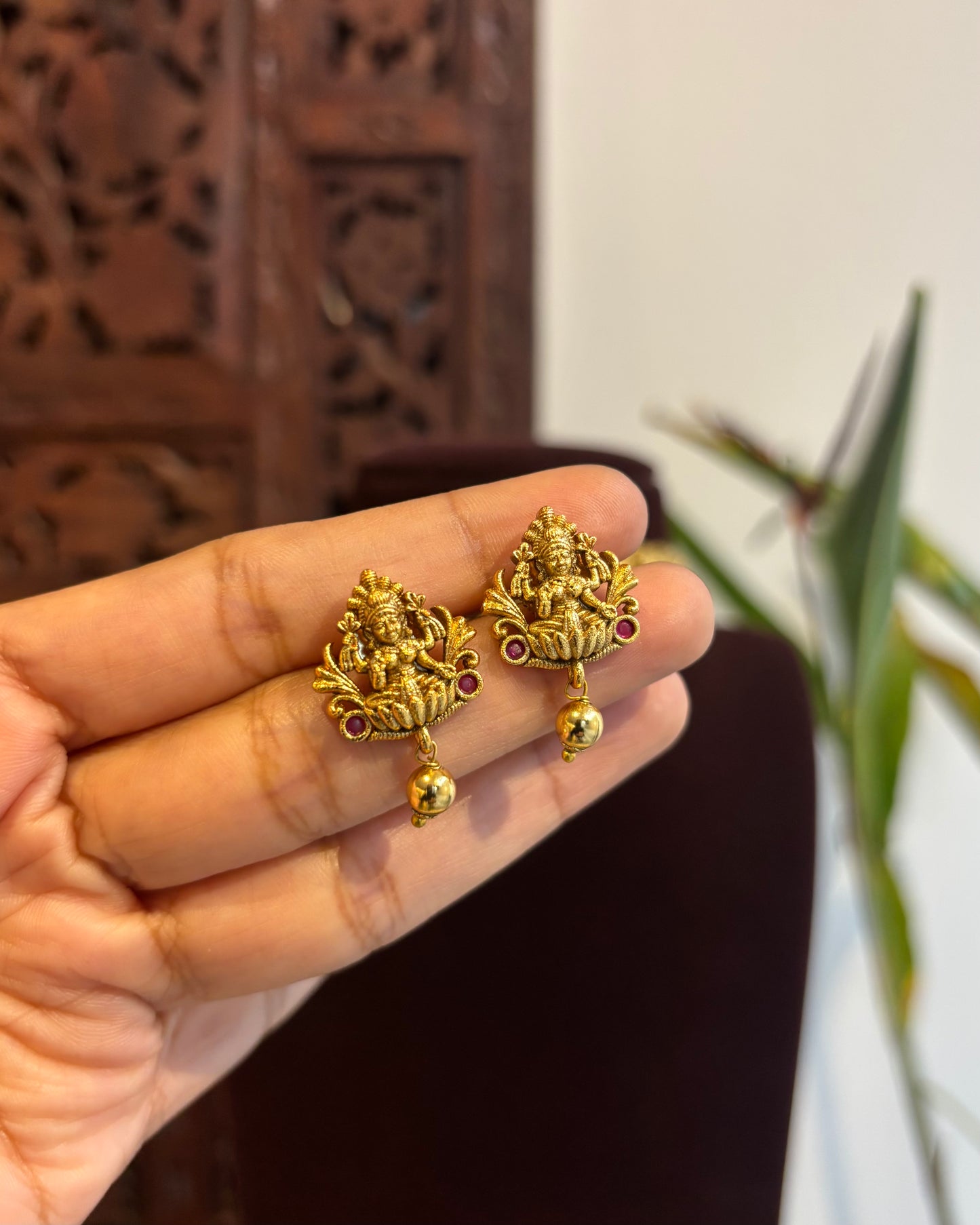 Minimal Lakshmi Motif Choker Necklace | Matching Earrings | NC237