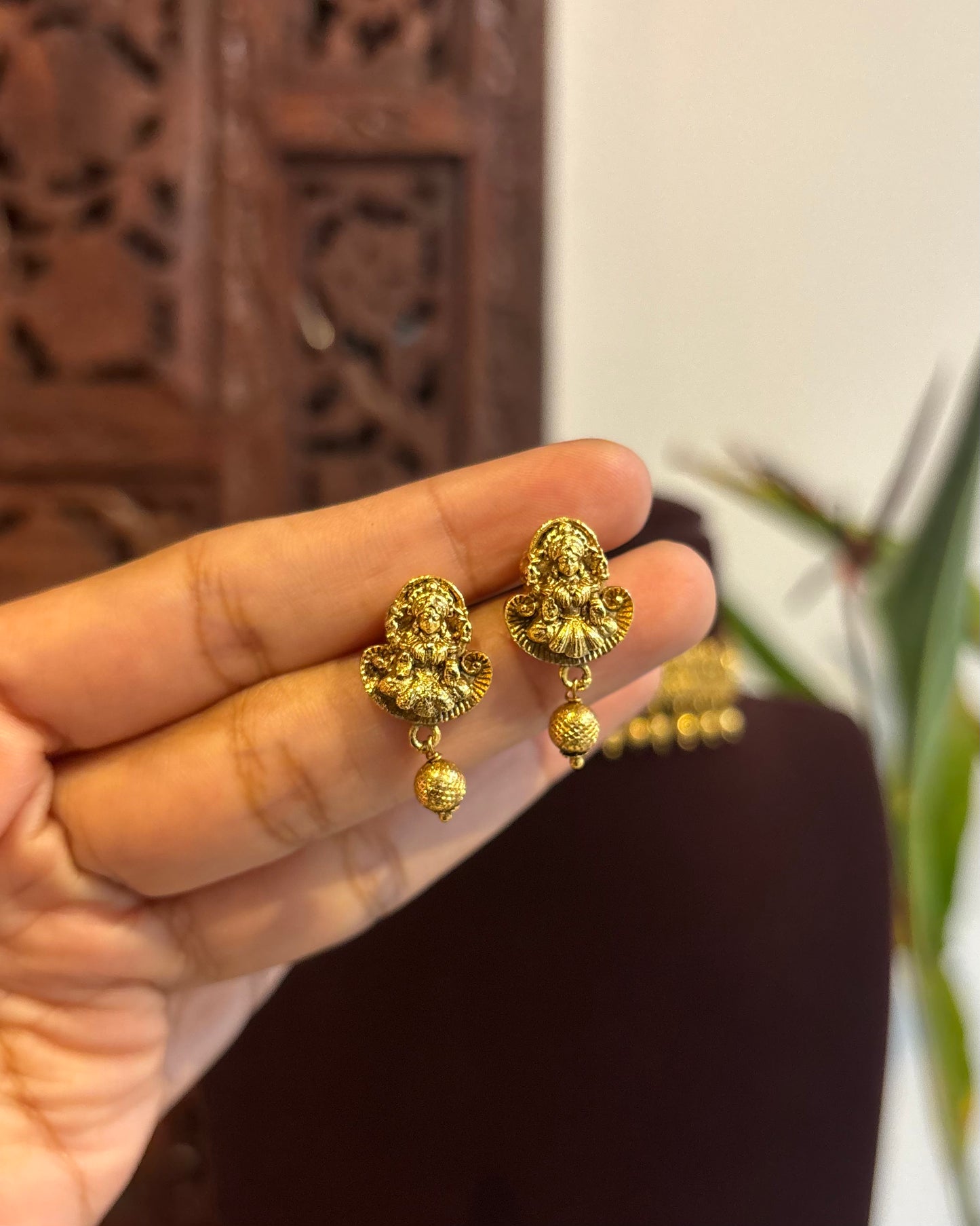 Minimal Lakshmi Motif Choker Necklace | Matching Earrings | NC239