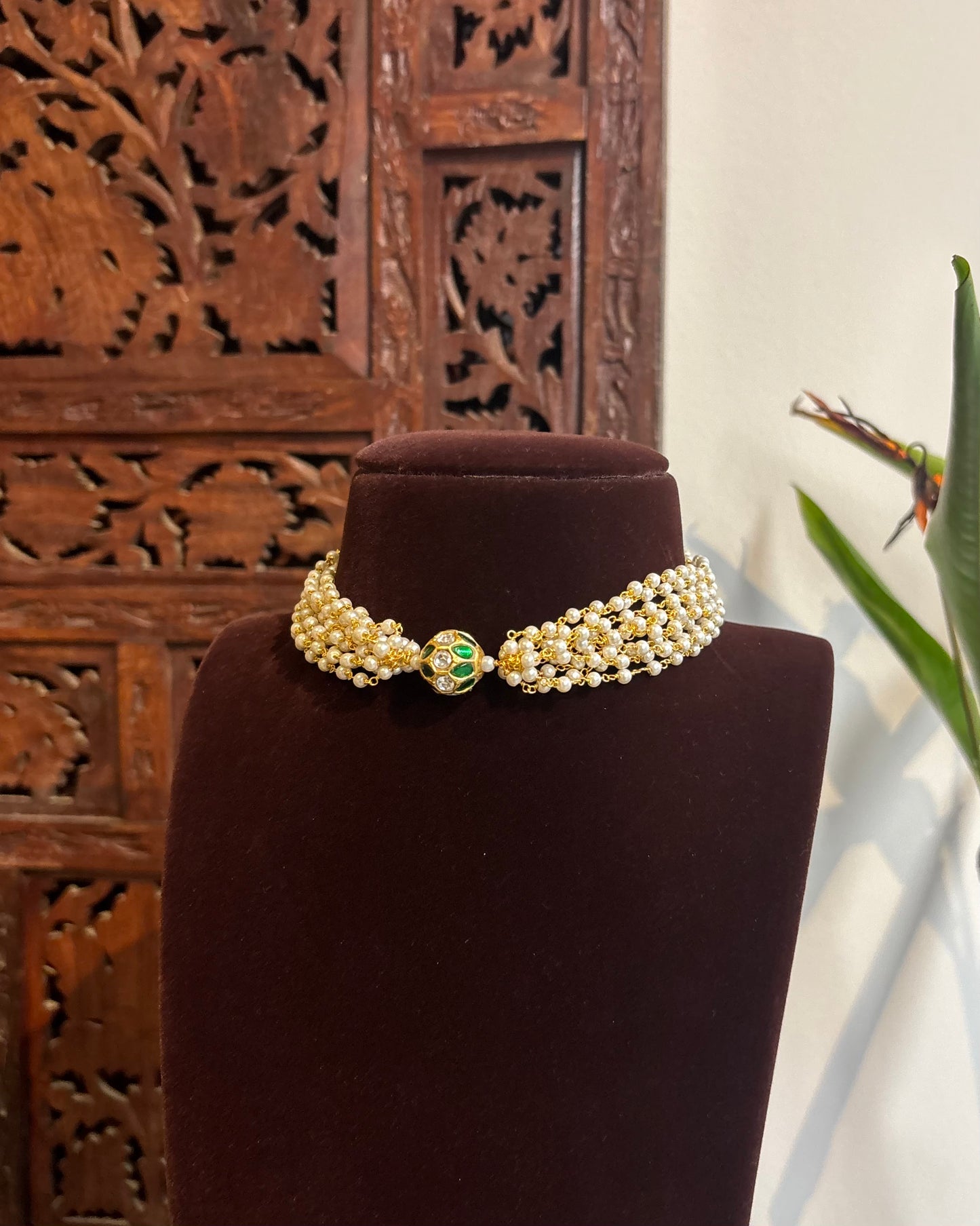 The Classic Pearl Edit: Convertible Choker Necklace | Green | NC242