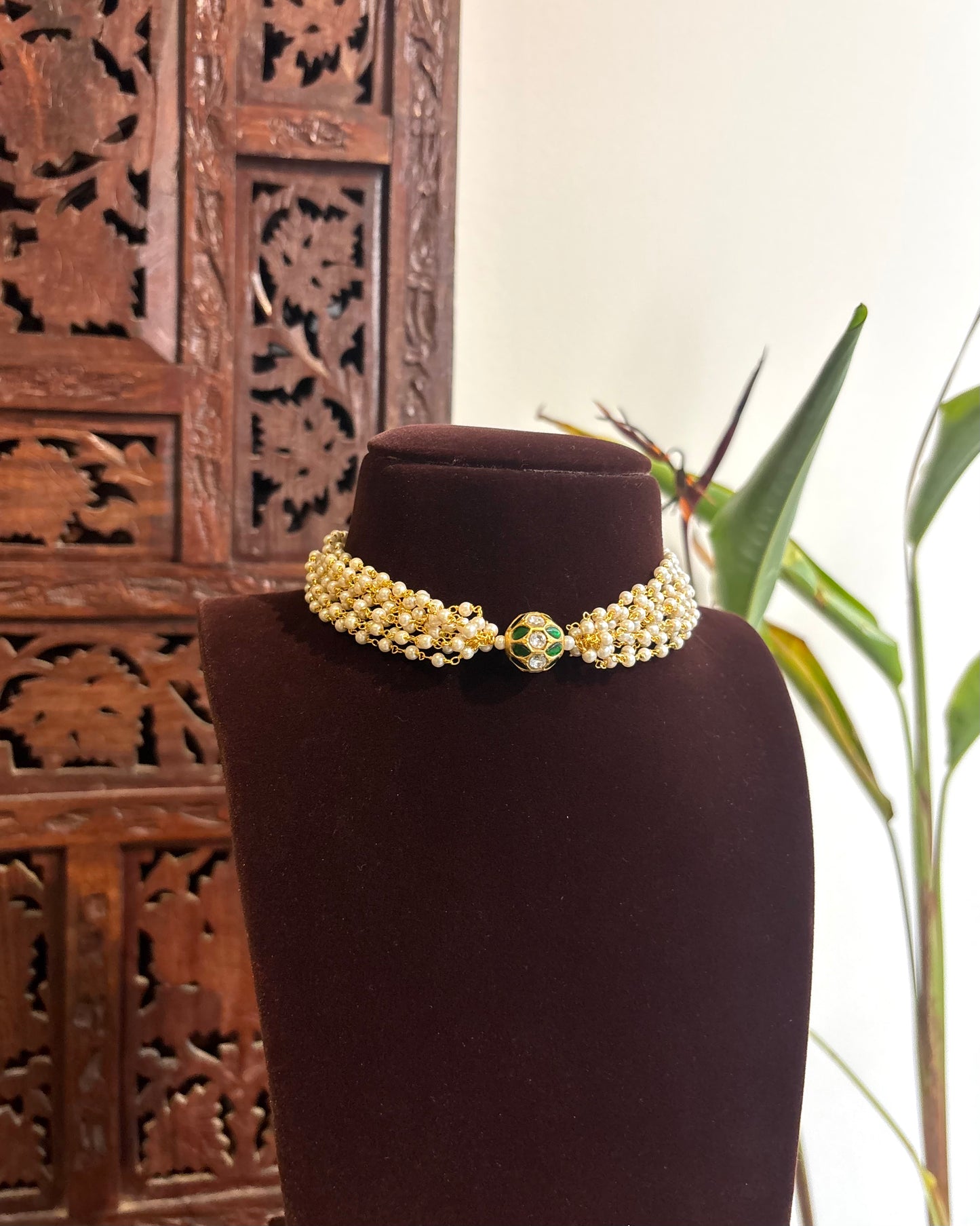 The Classic Pearl Edit: Convertible Choker Necklace | Green | NC242