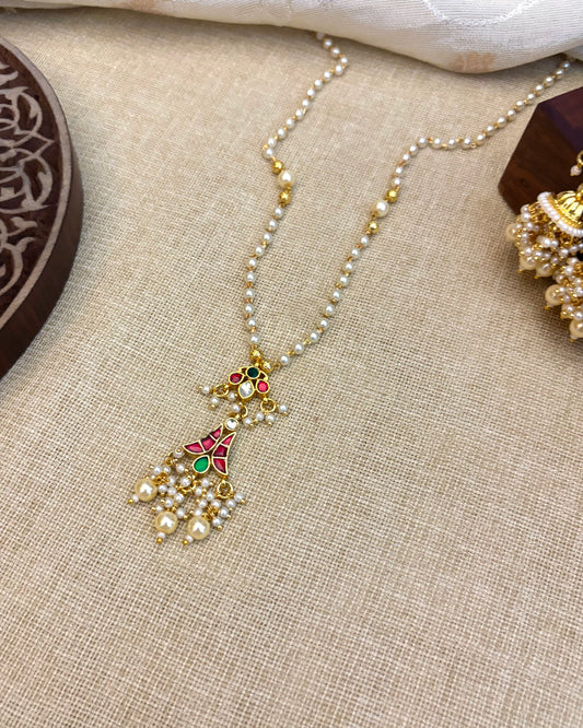Minimal Pearl Necklace with Pachi Kundan Pendant & Matching Earrings | NC144