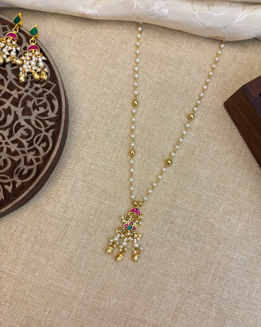 Minimal Pearl Necklace with Pachi Kundan Pendant & Matching Earrings | NC145