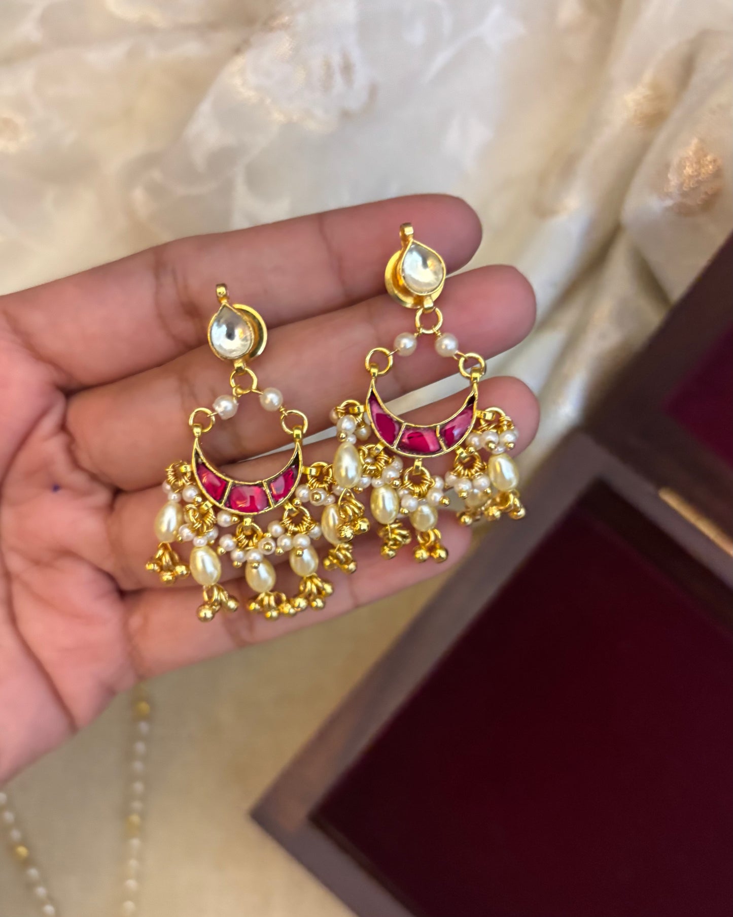 Minimal Pearl Necklace with Pachi Kundan Pendant & Matching Earrings | NC143