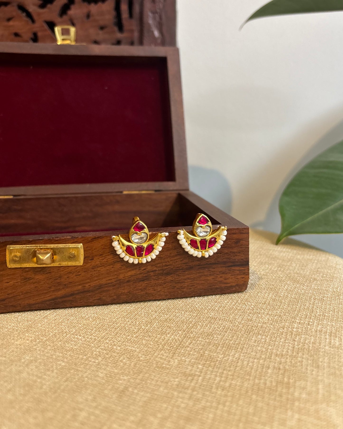 Ruby White Chand Gold-Finish Jadau Bugadi | ER258