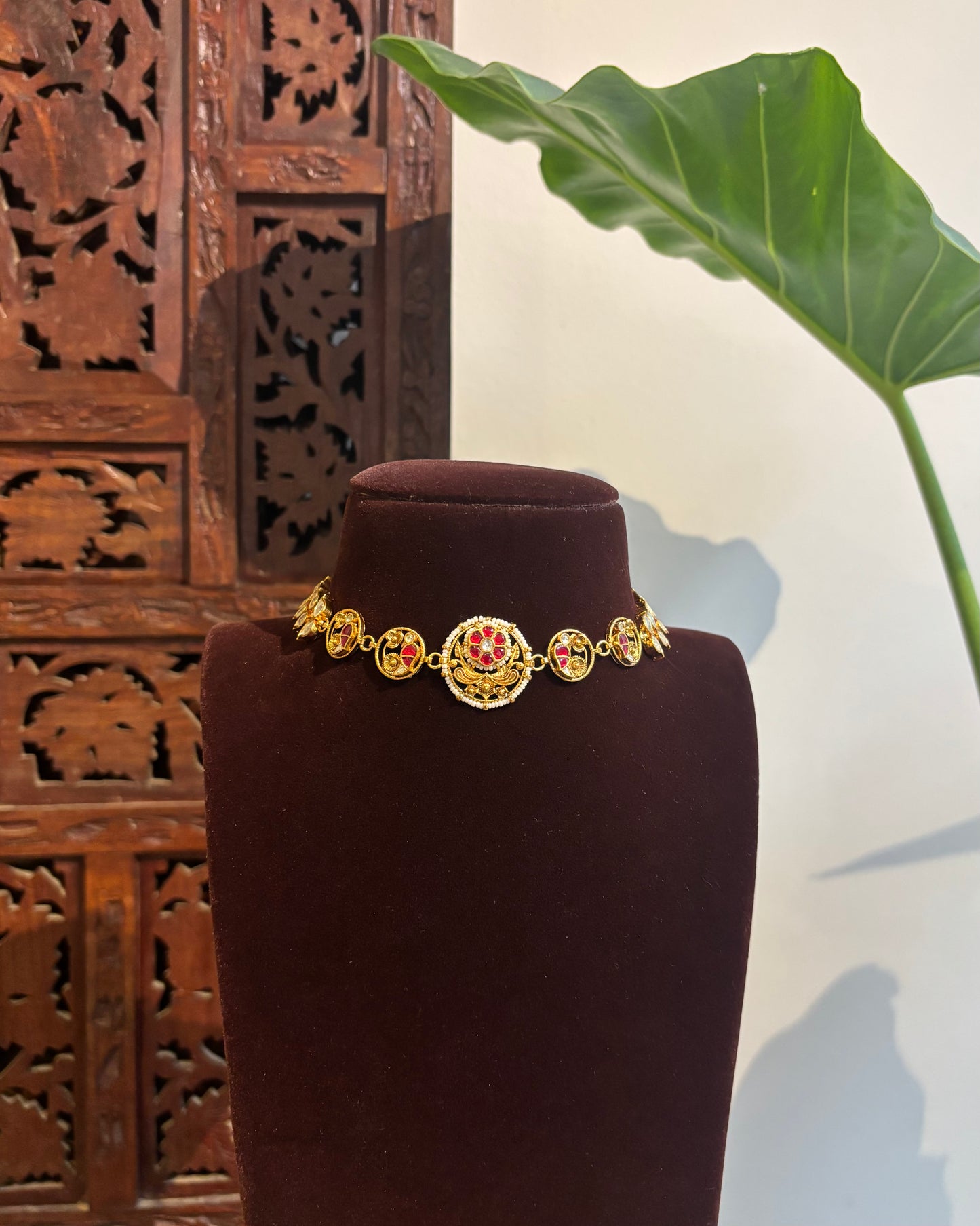 Parrots & Petals: The Minimal Round Choker | Varna Edit | NC260