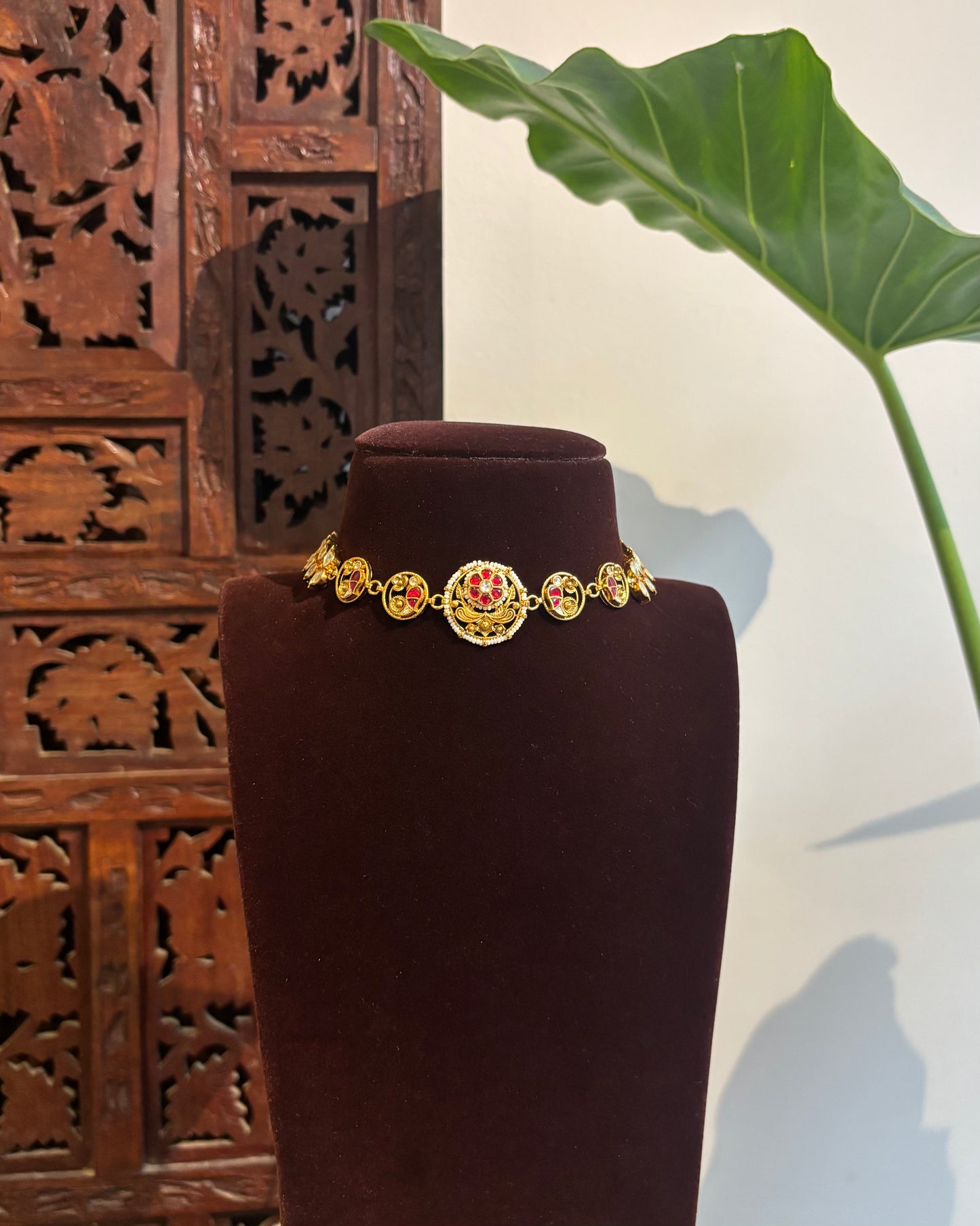 Parrots & Petals: The Minimal Round Choker | Varna Edit | NC260