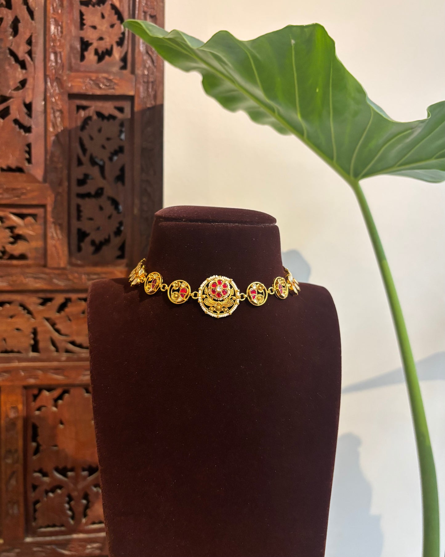 Parrots & Petals: The Minimal Round Choker | Varna Edit | NC260