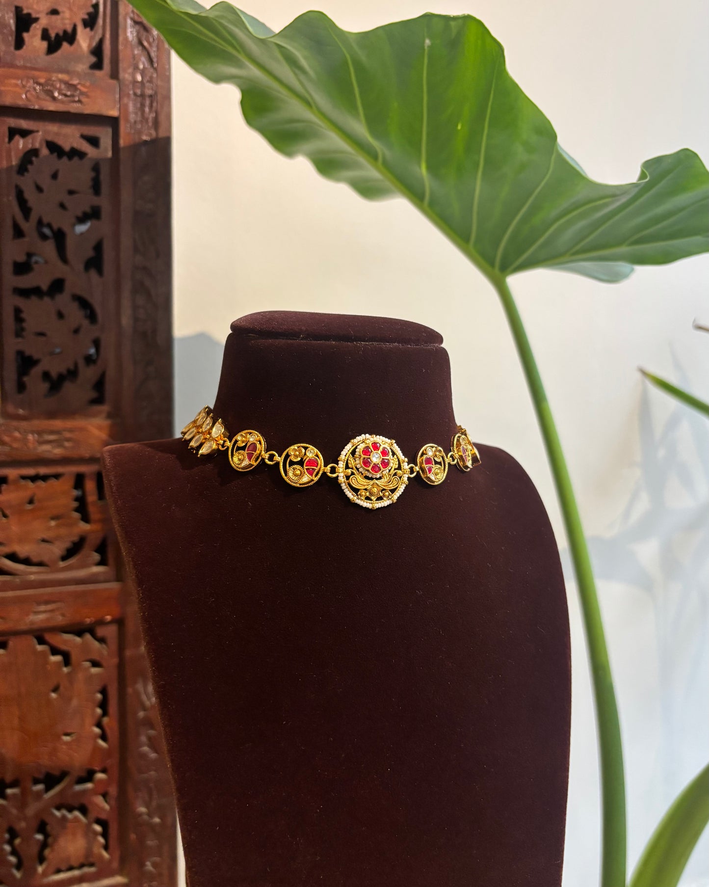 Parrots & Petals: The Minimal Round Choker | Varna Edit | NC260