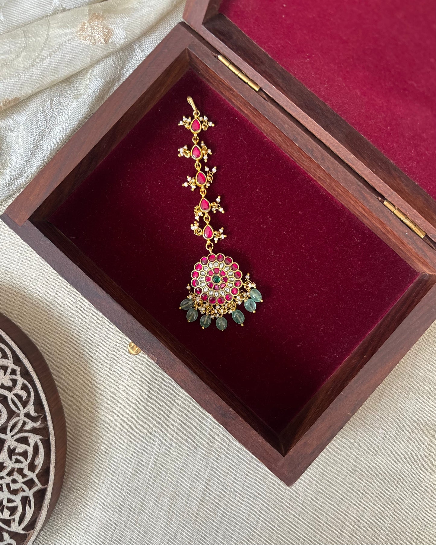 Jadau Kundan Floral Maang Tikka  – Gold-Plated Bridal Hair Jewellery | MT263