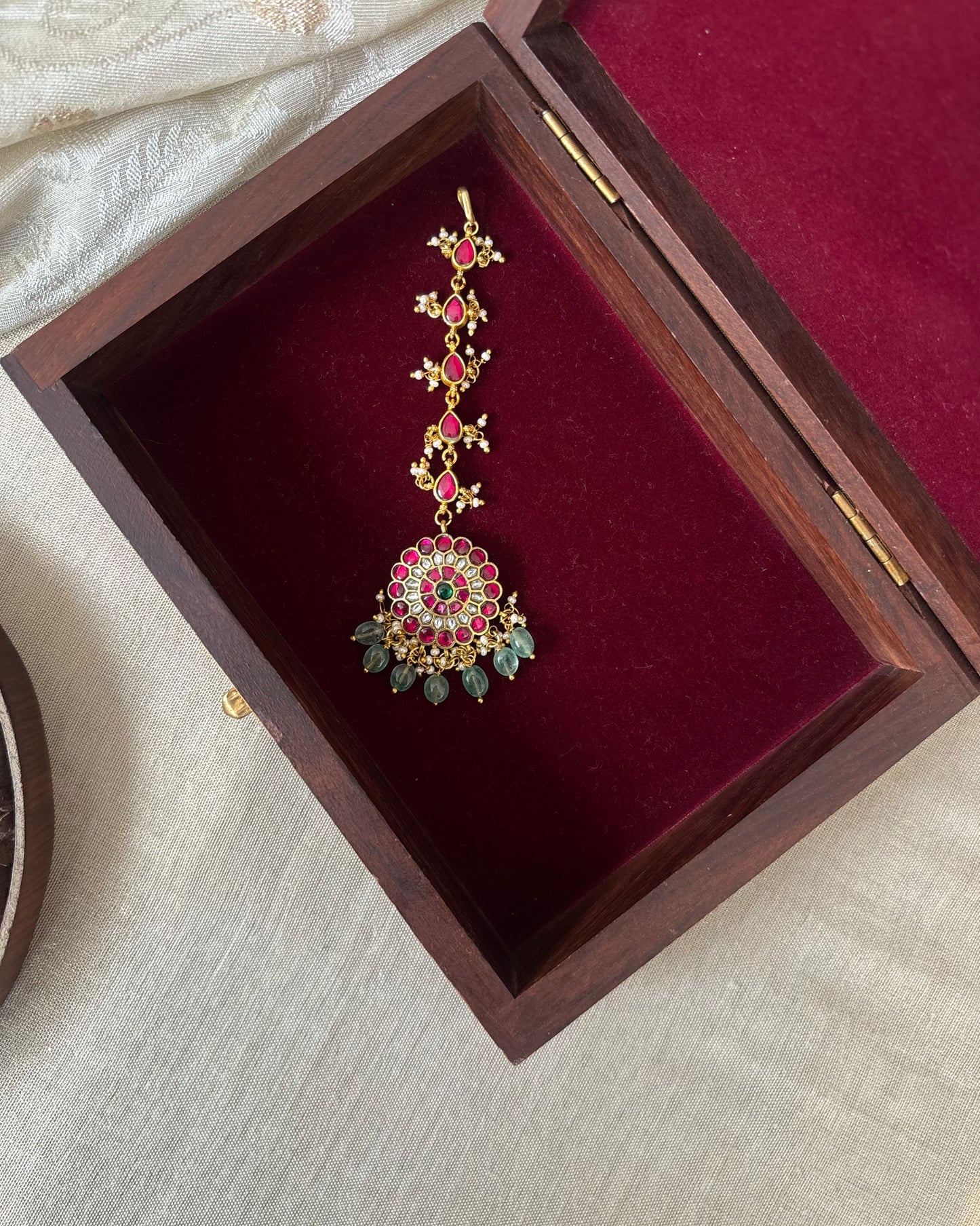 Jadau Kundan Floral Maang Tikka  – Gold-Plated Bridal Hair Jewellery | MT263