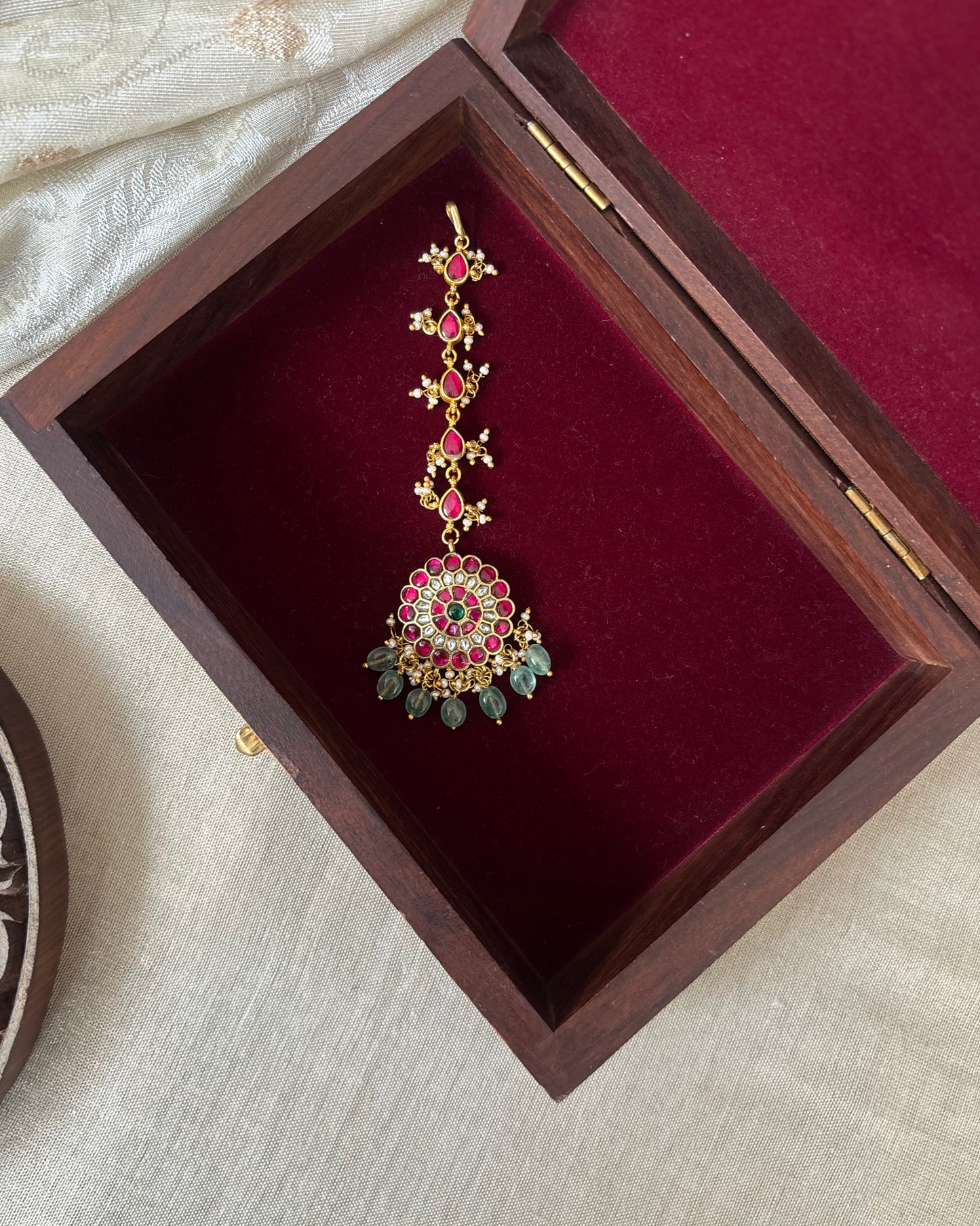 Jadau Kundan Floral Maang Tikka  – Gold-Plated Bridal Hair Jewellery | MT263