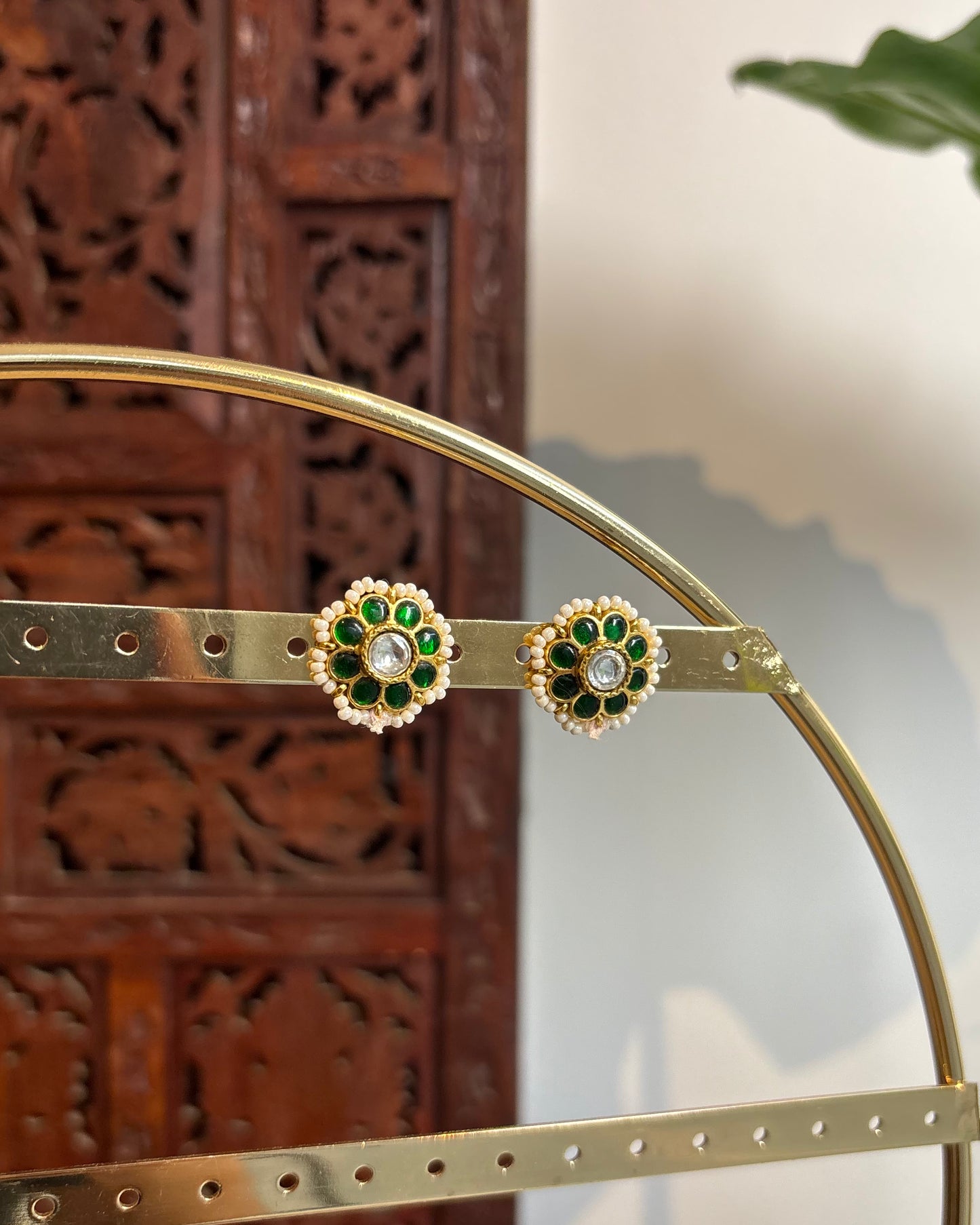 Green and White Floral Stud Earrings | ER179