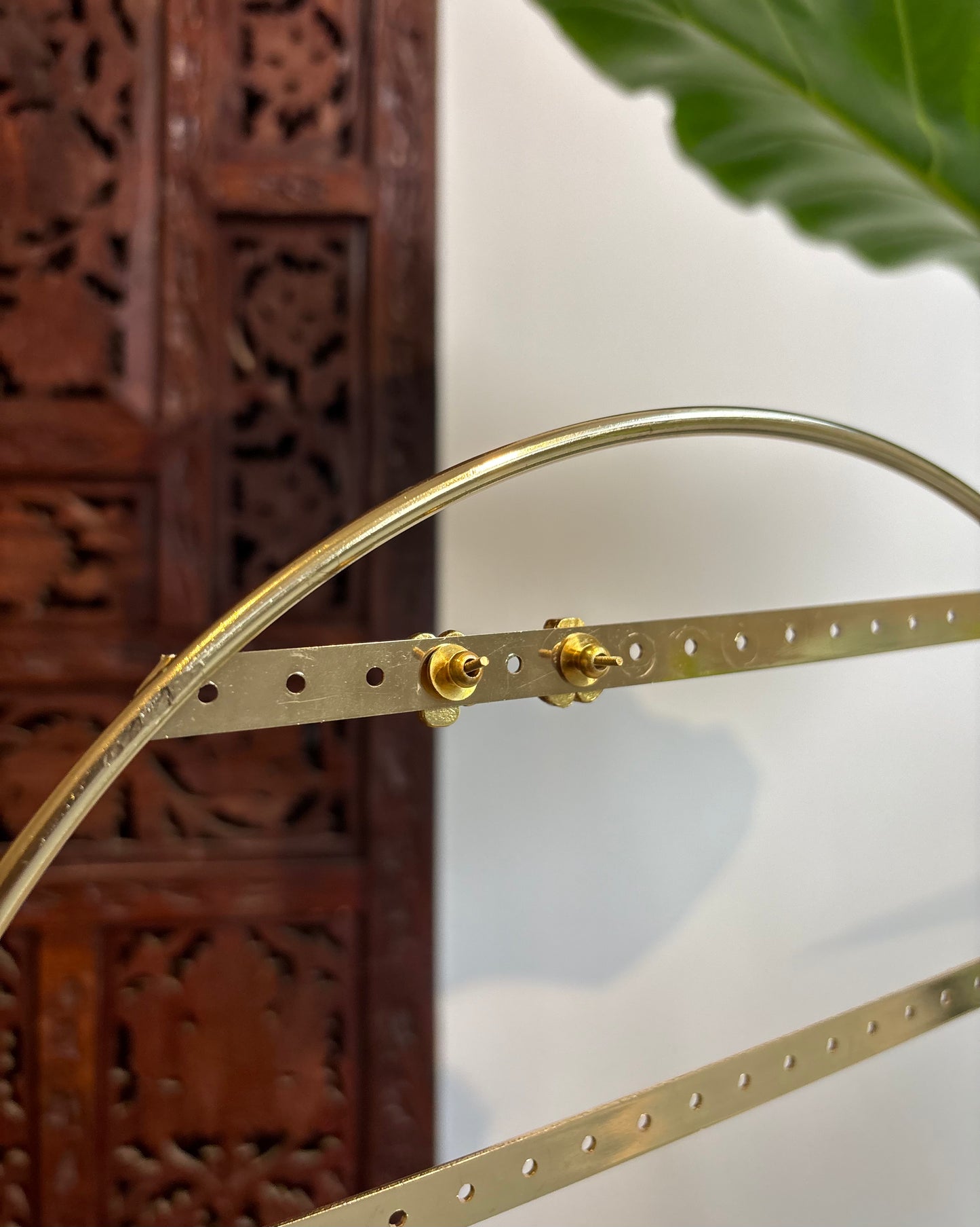 White Floral Stud Earrings | ER183