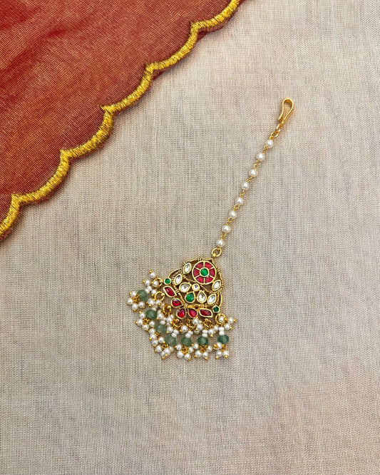 Minimal Jadau Kundan Maang Tikka in Red, Green & White | Antique Gold Finish