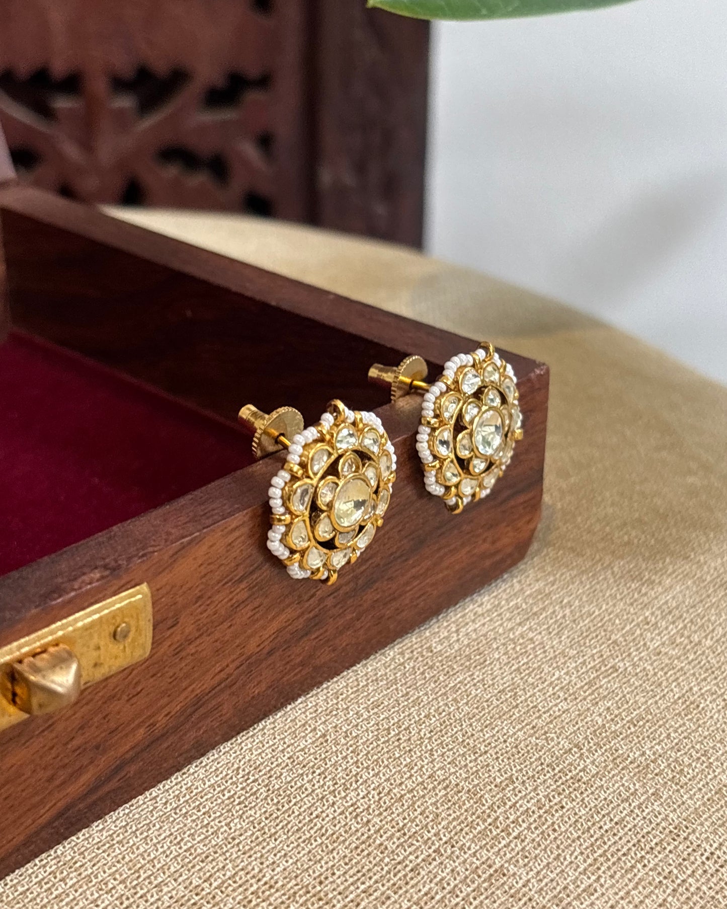 White Gold-Finish Kundan Studs | ER324