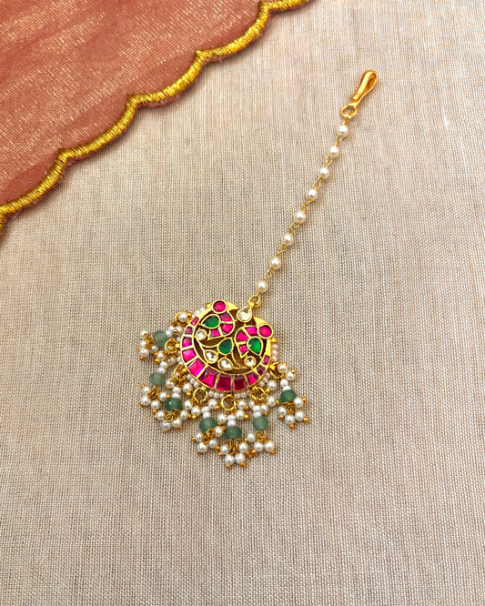 Minimal Peacock Kundan Maang Tikka with Pearl Chain