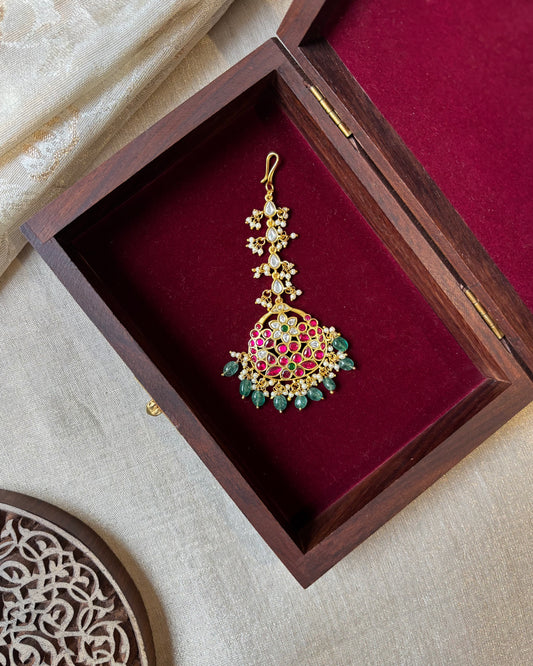 Jadau Kundan Floral Maang Tikka  – Gold-Plated Bridal Hair Jewellery | MT148