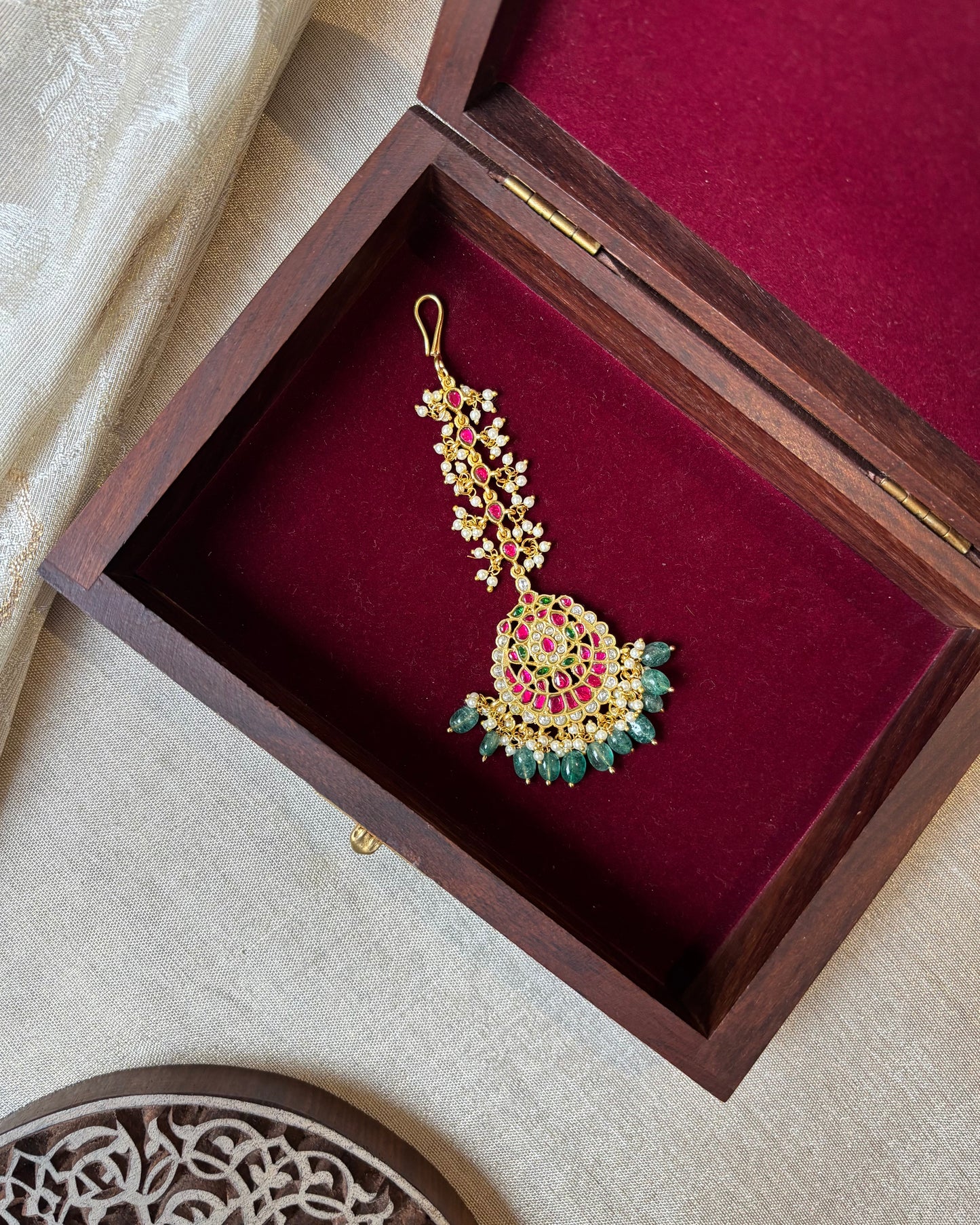 Jadau Kundan Floral Maang Tikka  – Gold-Plated Bridal Hair Jewellery | MT149