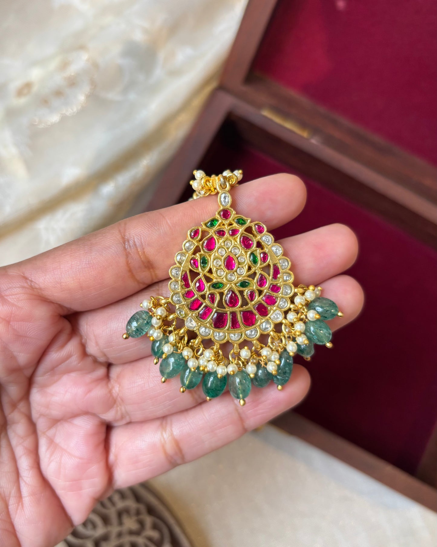 Jadau Kundan Floral Maang Tikka  – Gold-Plated Bridal Hair Jewellery | MT149