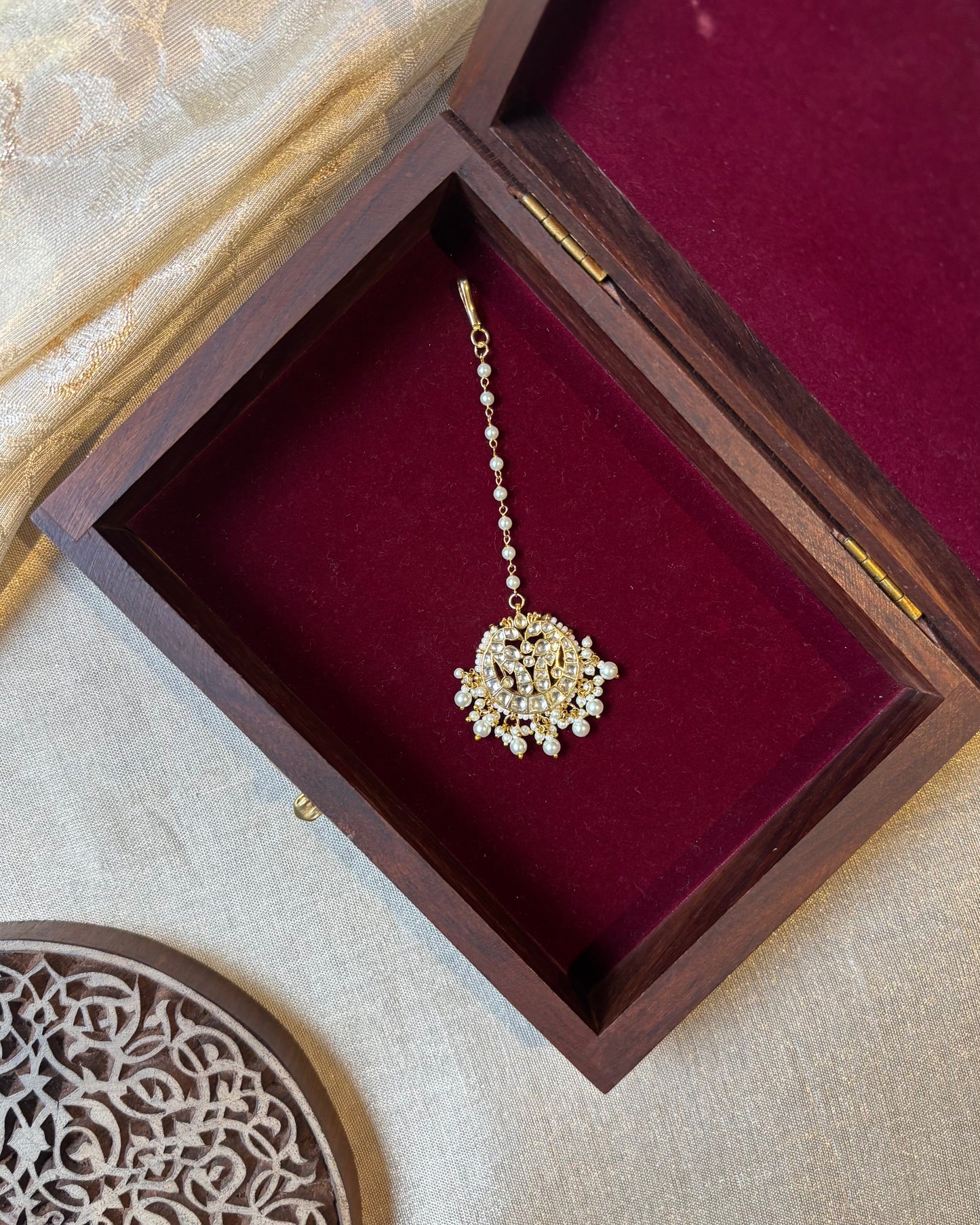 Jadau Kundan White Peacock Motif Gold-Plated Maang Tikka | MT156