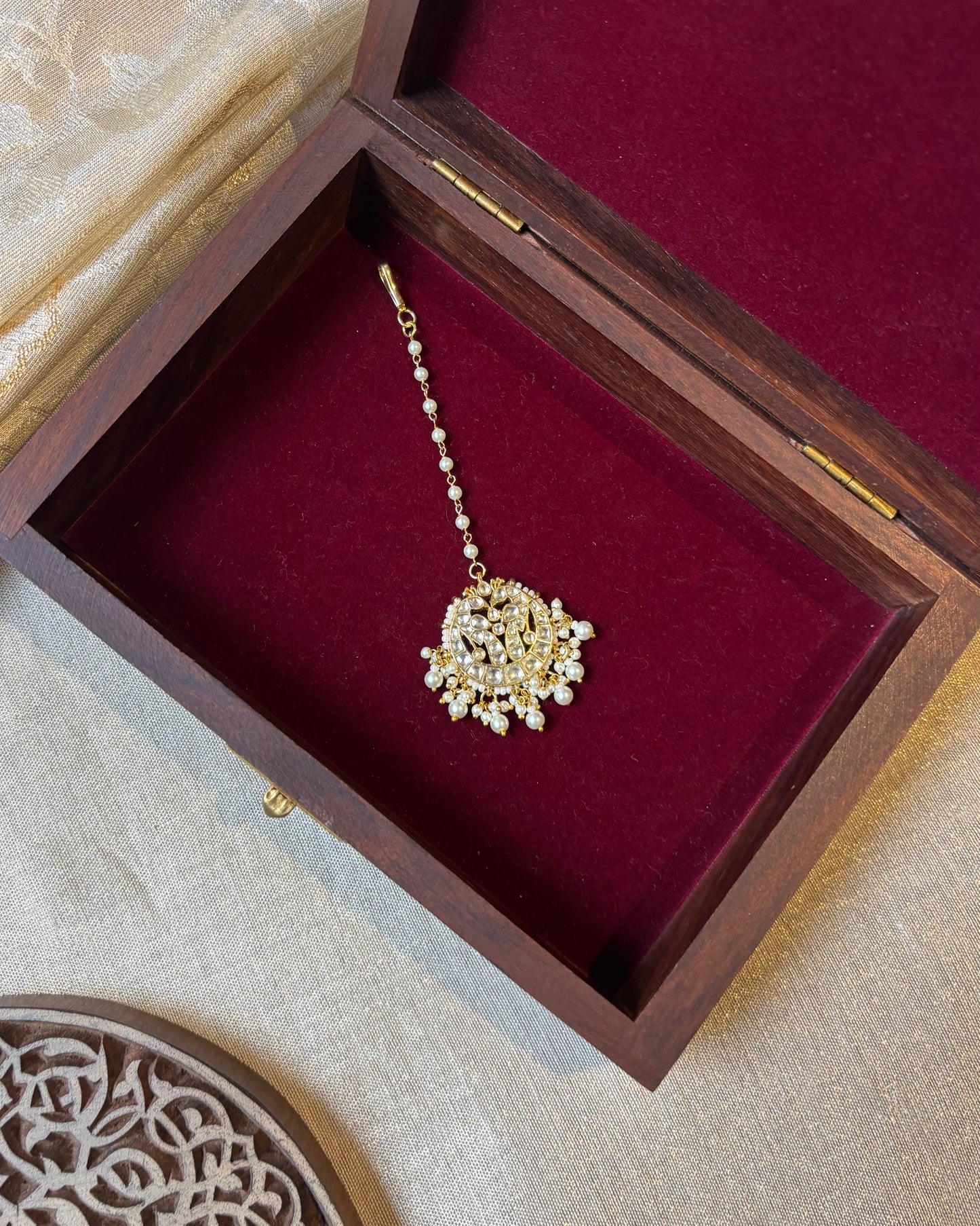 Jadau Kundan White Peacock Motif Gold-Plated Maang Tikka | MT156