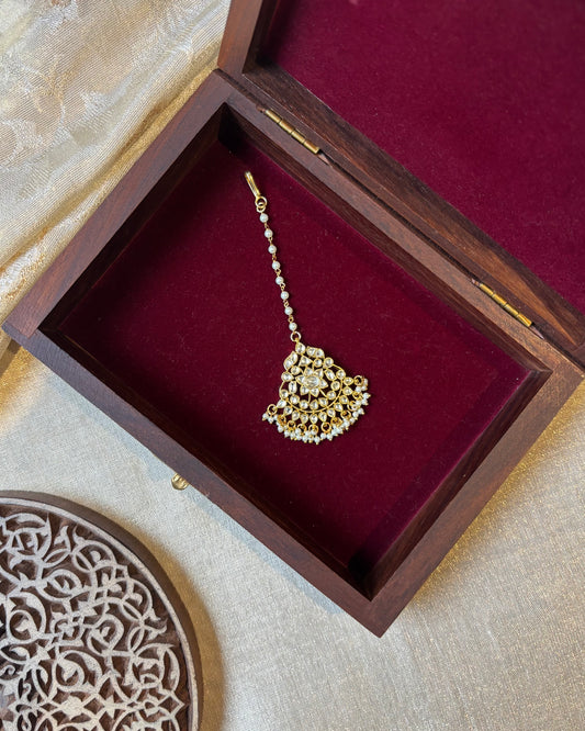 White Floral Jadau Kundan Maang Tikka | MT158