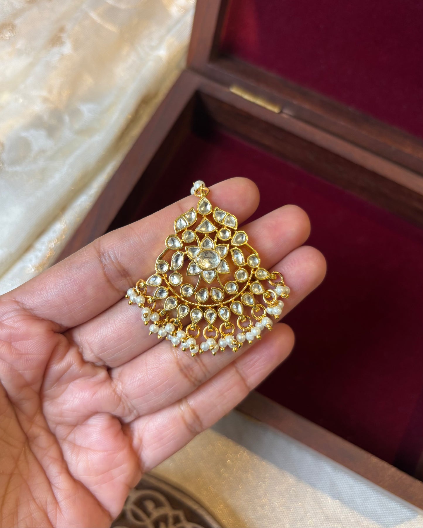 White Floral Jadau Kundan Maang Tikka | MT158