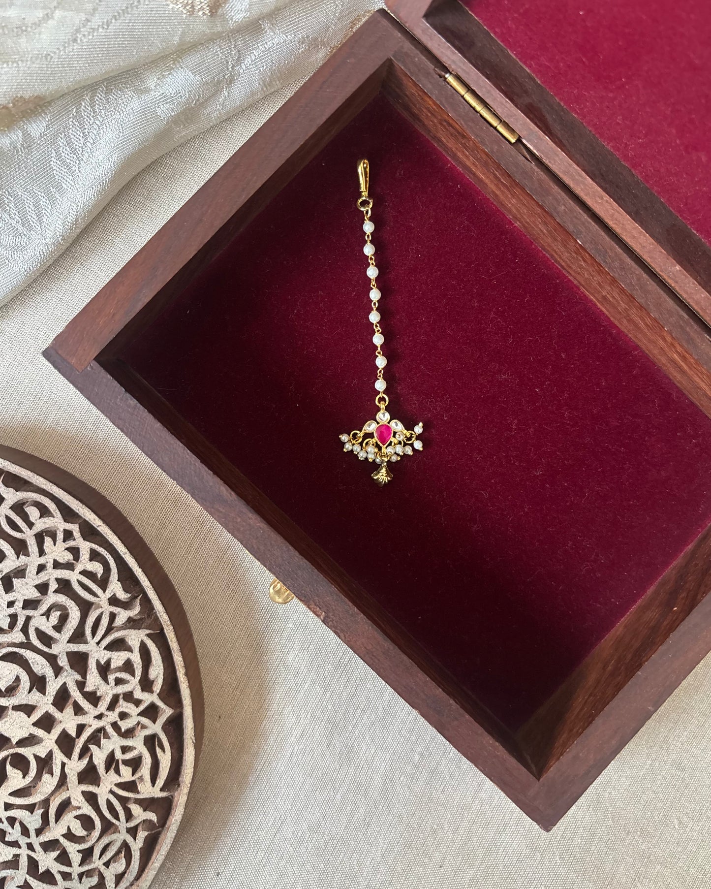 Minimal Jadau Floral Design Maang Tikka | Ruby & White | MT284