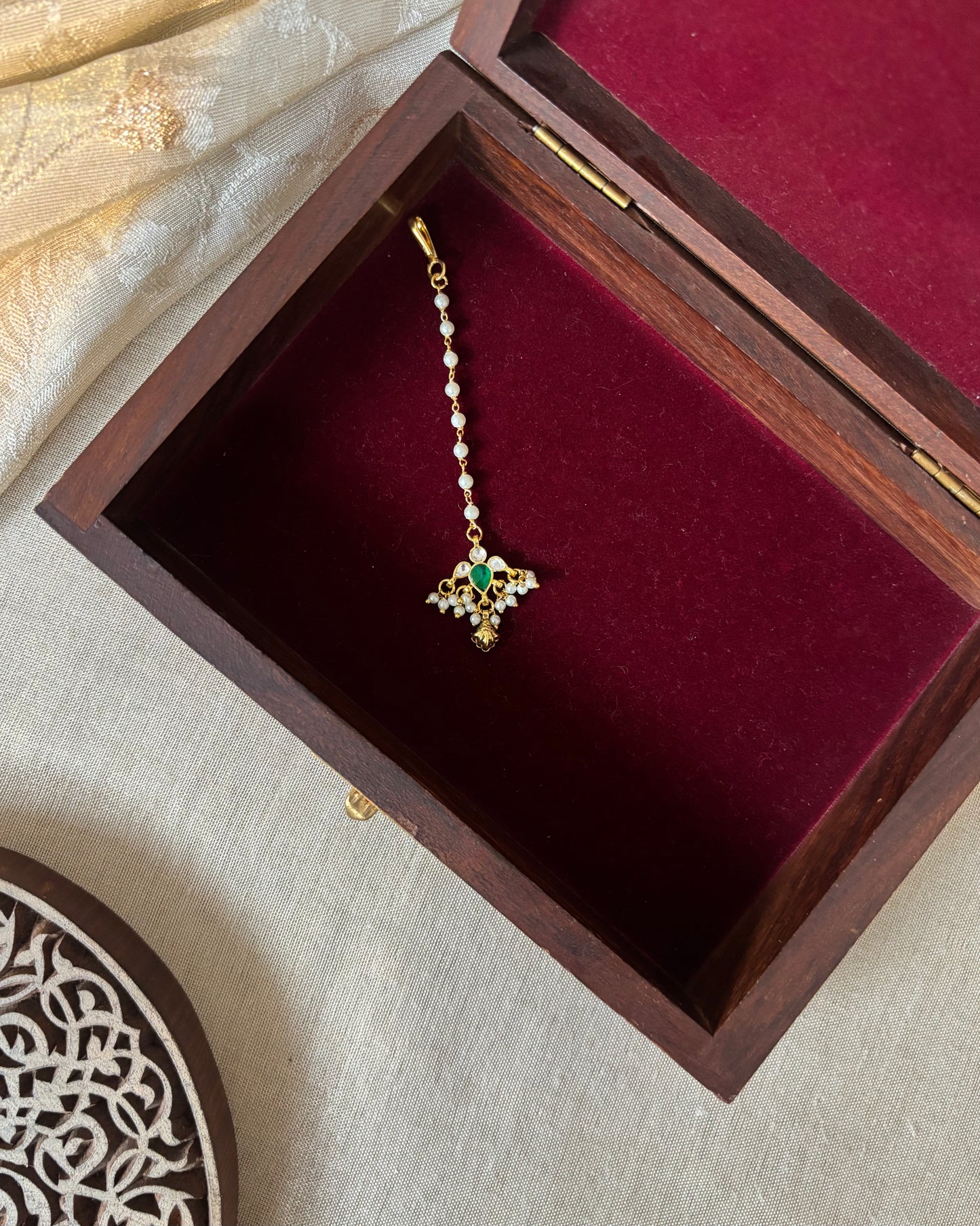 Minimal Jadau Floral Design Maang Tikka | Green & White | MT285