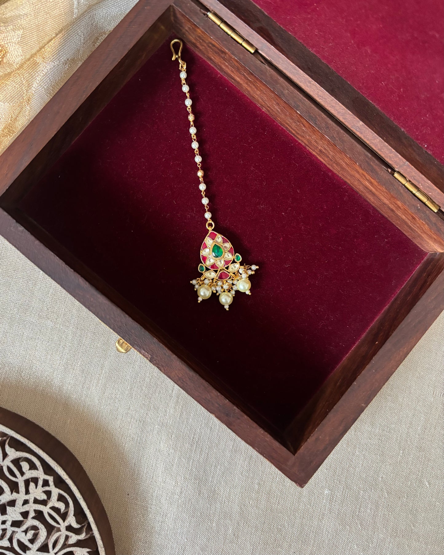 Minimal Jadau Floral Design Maang Tikka | Green & White | MT290