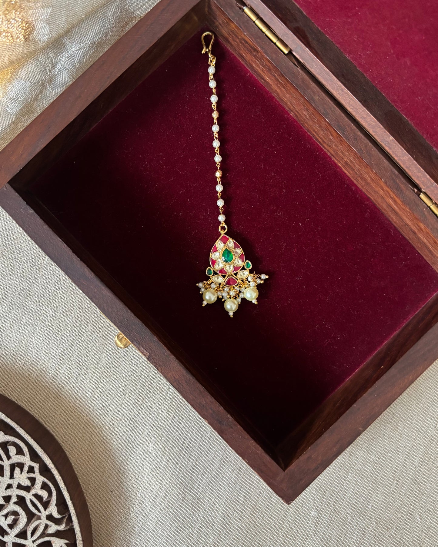 Minimal Jadau Floral Design Maang Tikka | Green & White | MT290