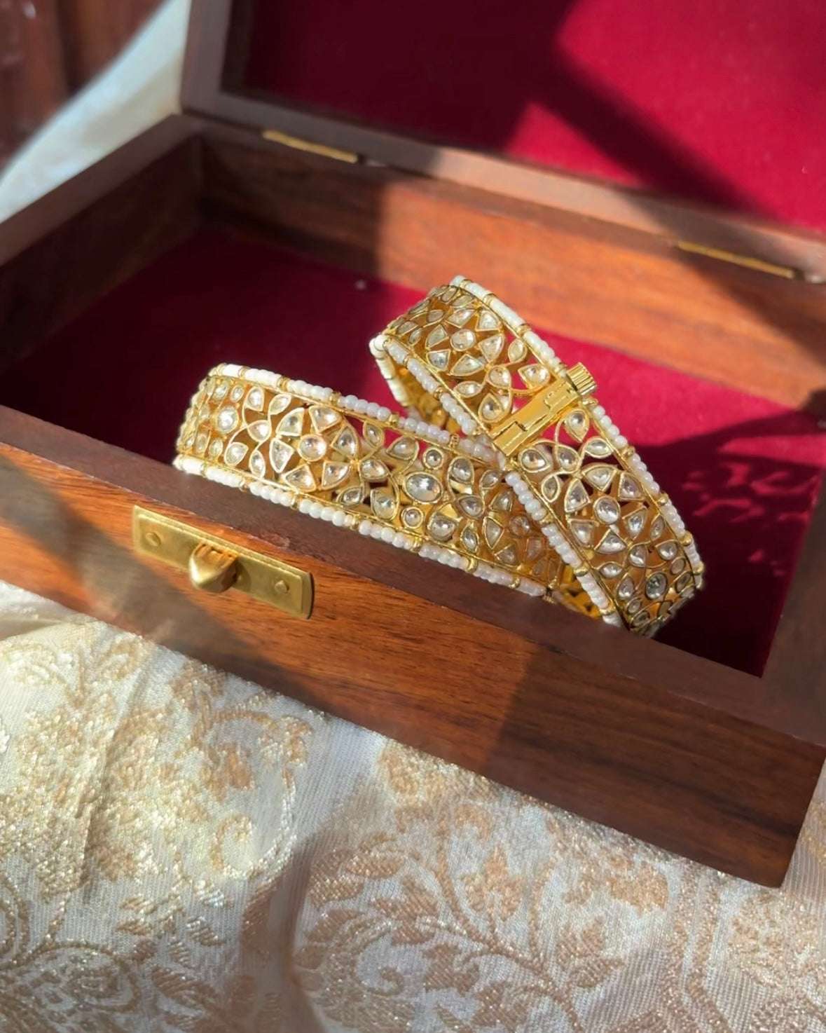 White Jadau Kundan Gold Plated Bangles | BA015