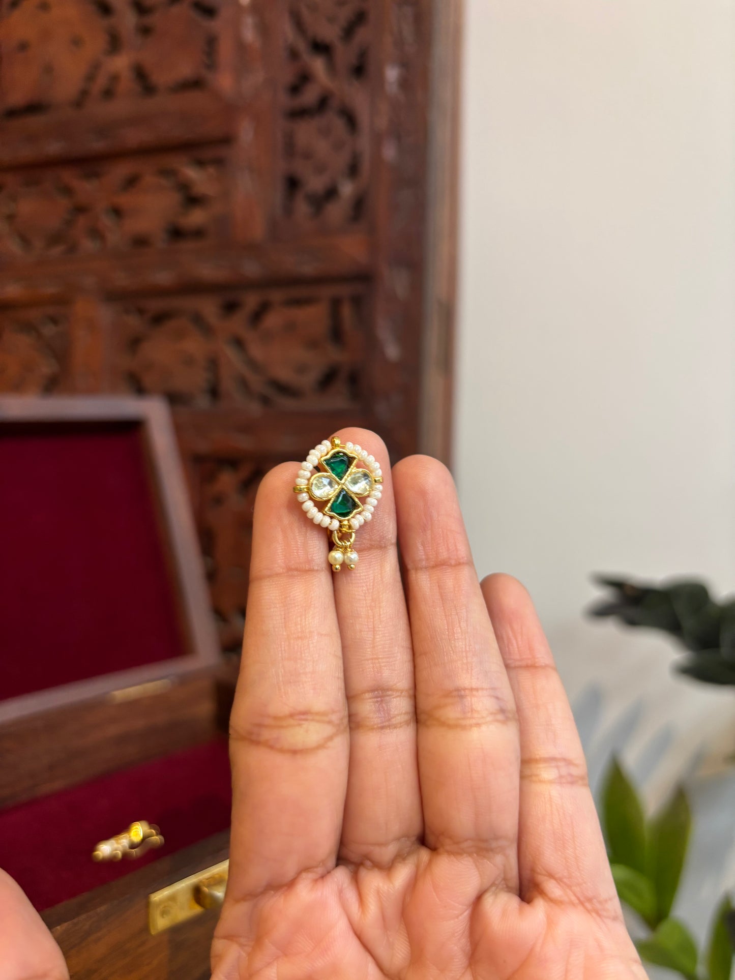 Minimal Floral Clip On Nosepin | NP104