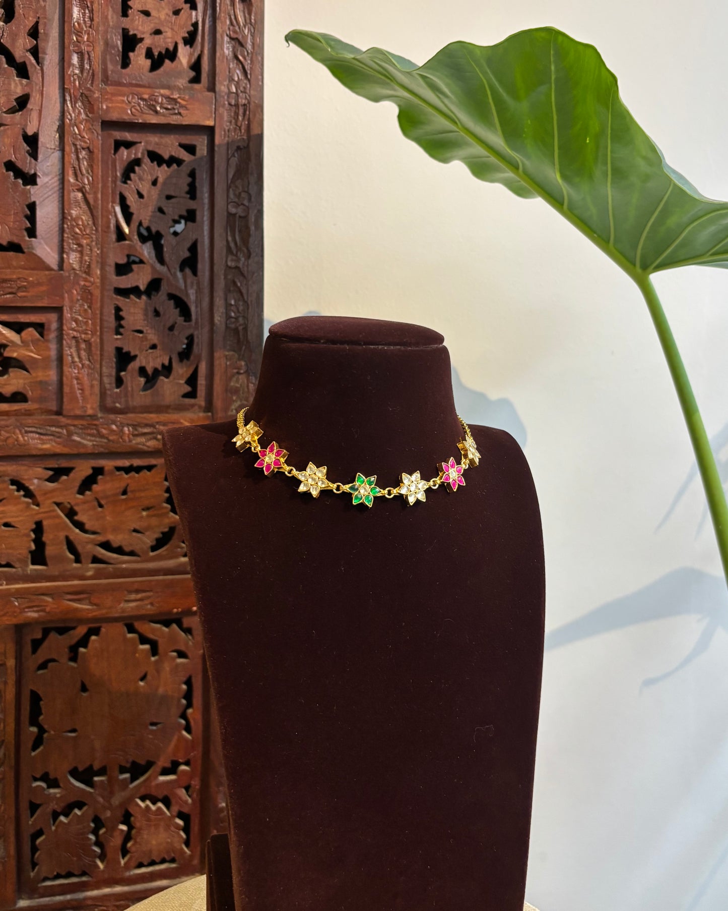 Multicolor Minimal Floral Pearl Choker Necklace | NC269