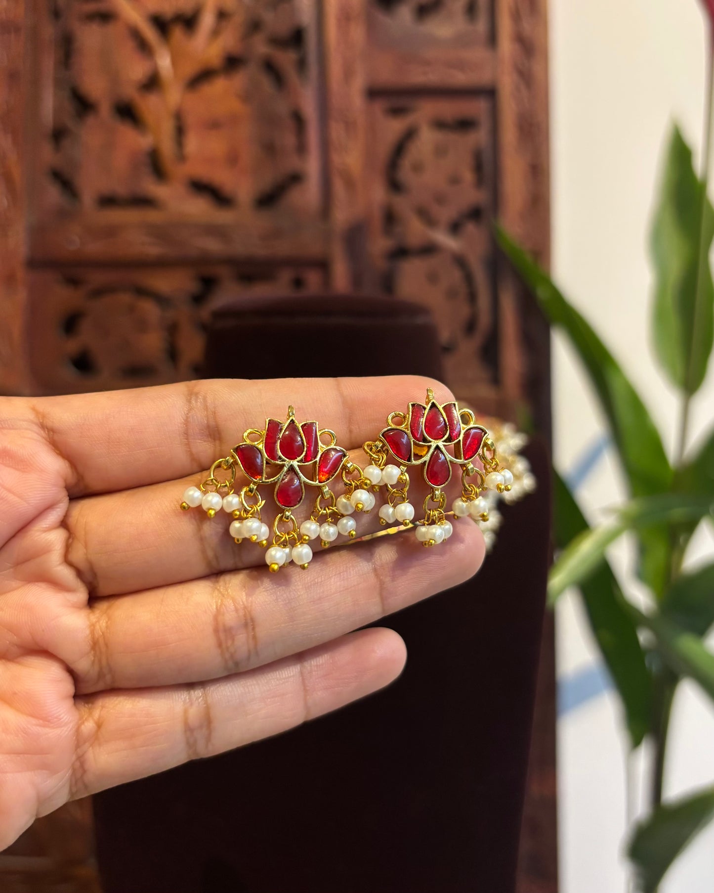 Ruby White Lotus Kundan Choker Set with Earrings – Minimal Statement | NC157