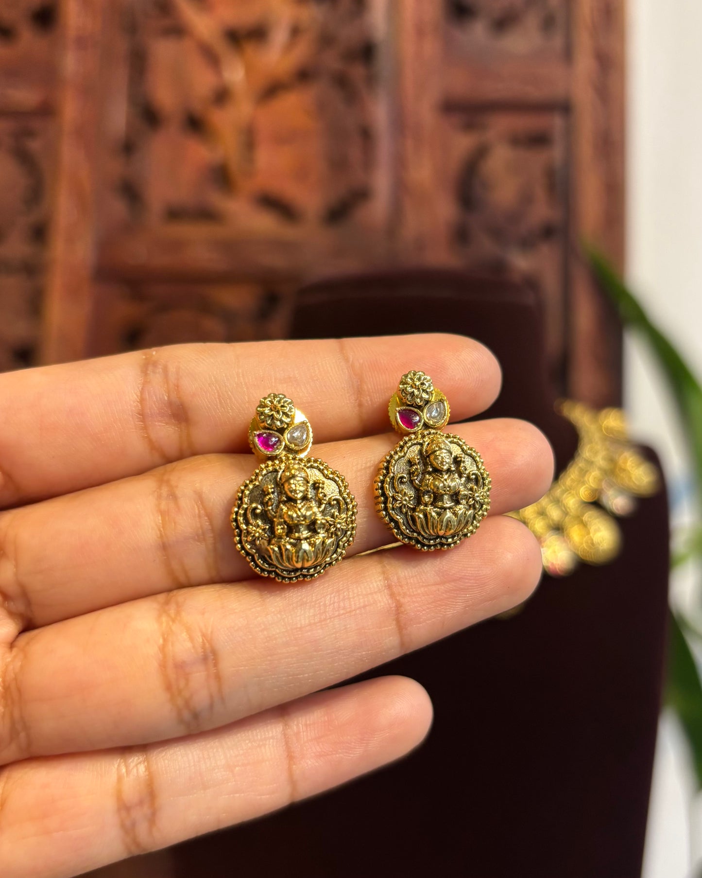 Lakshmi Gold-Finish Temple Necklace Set with Jadau Kundan Detailing | NC156