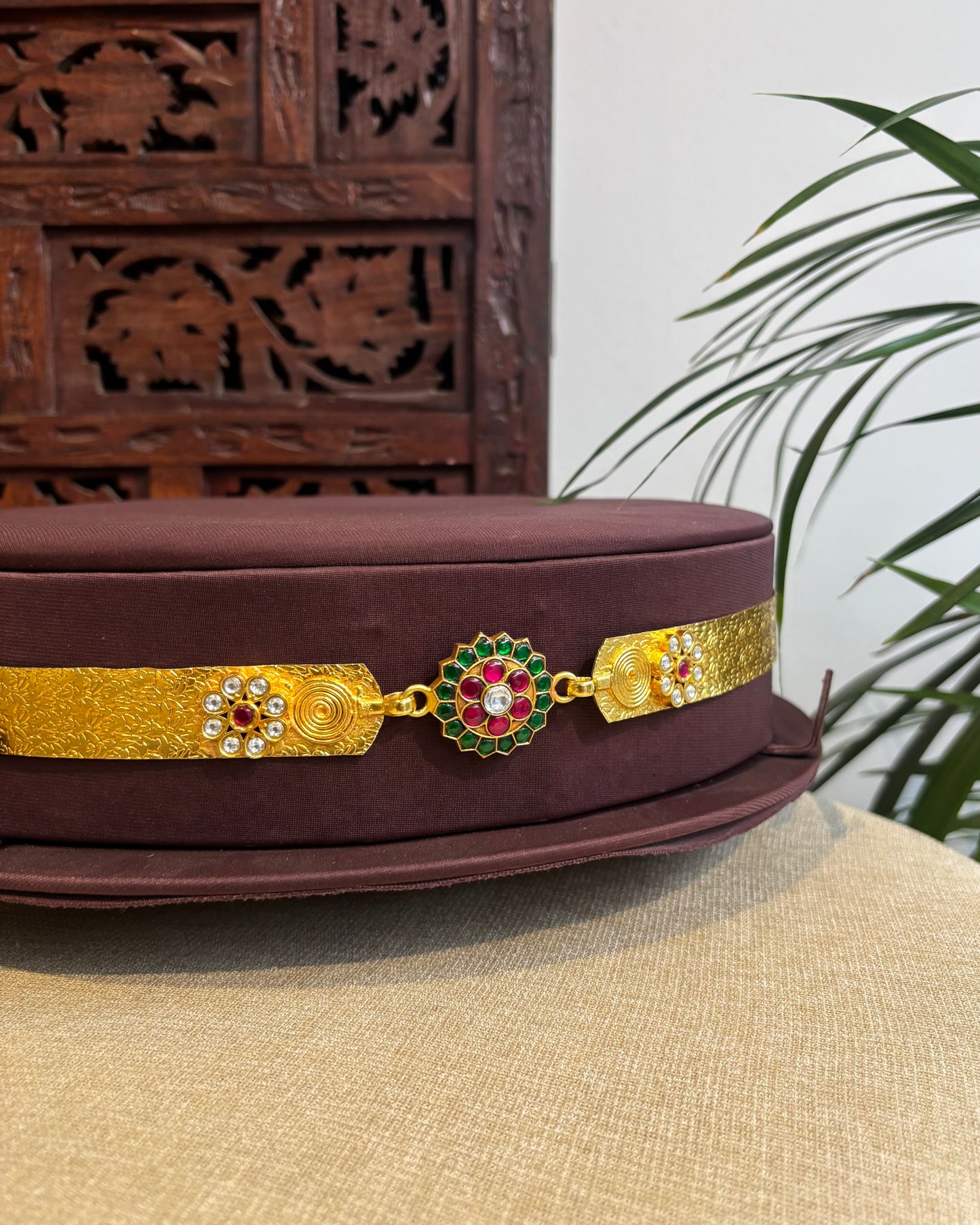 Jadau Kundan Minimal Hip Belt with Adjustable Multi-Hook Closure | WB008