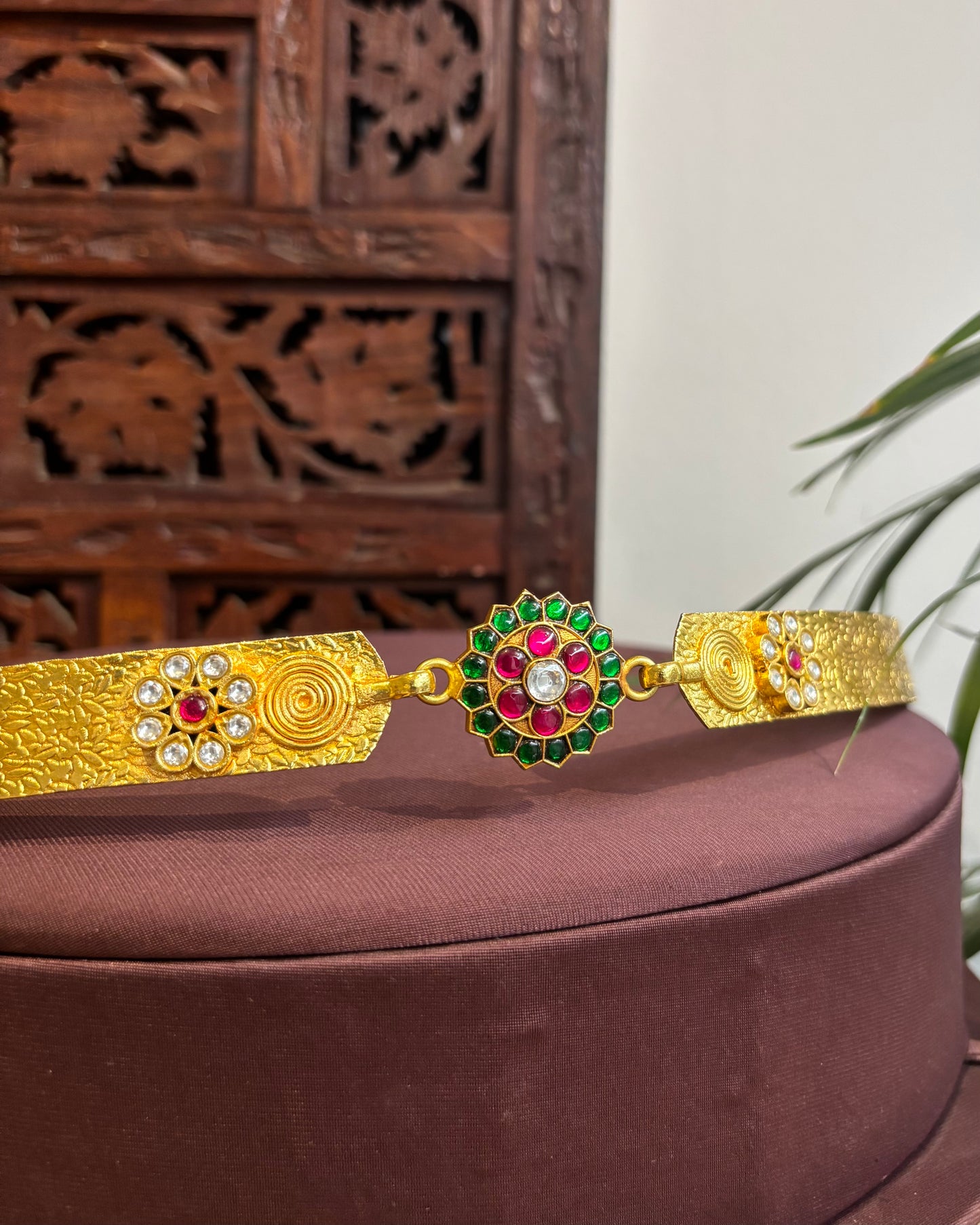 Jadau Kundan Minimal Hip Belt with Adjustable Multi-Hook Closure | WB008
