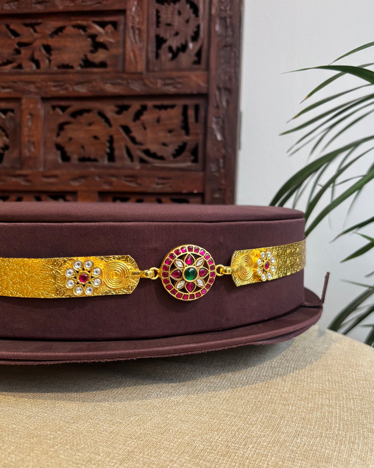 Jadau Kundan Minimal Hip Belt with Adjustable Multi-Hook Closure | WB007