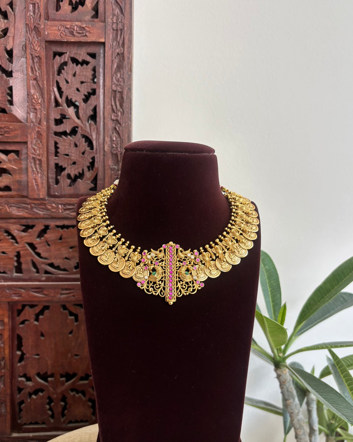 Lakshmi Antique Peacock Kaasu Necklace with Kundan Detailing – Bridal Temple Jewellery | NC520