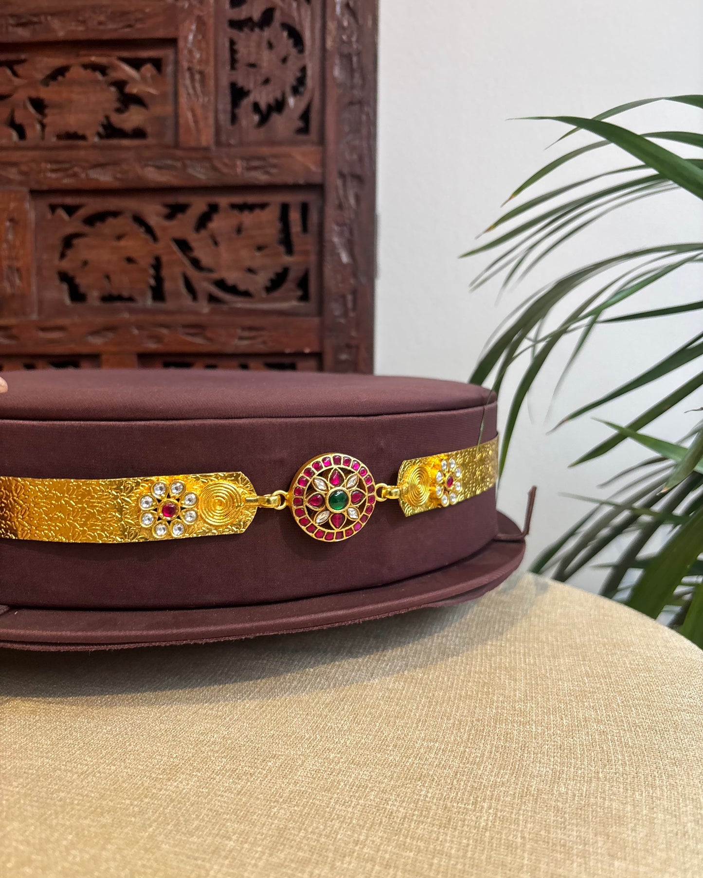 Jadau Kundan Minimal Hip Belt with Adjustable Multi-Hook Closure | WB007