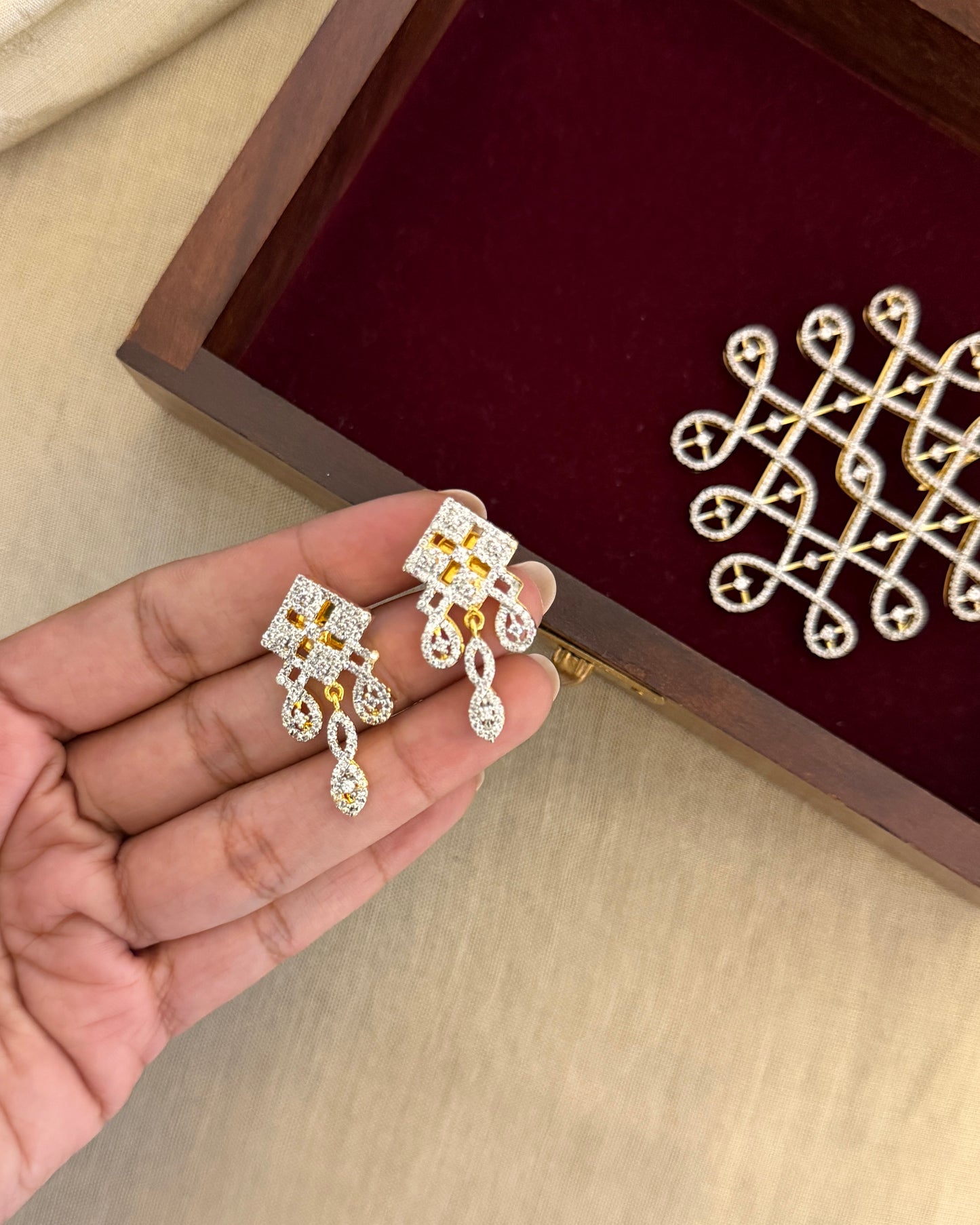 Kolam/Muggu Traditional AD Pendant Set | NC698