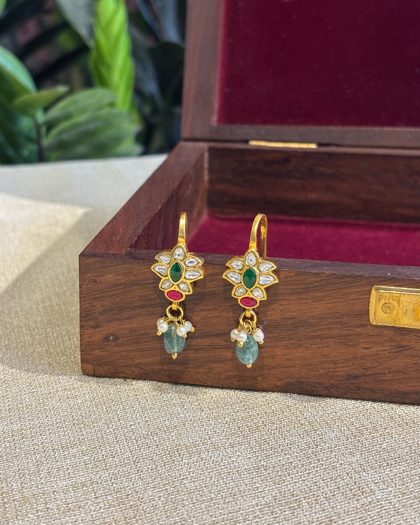 Green and White Floral Gold-Finish Jadau Bugadi | ER137