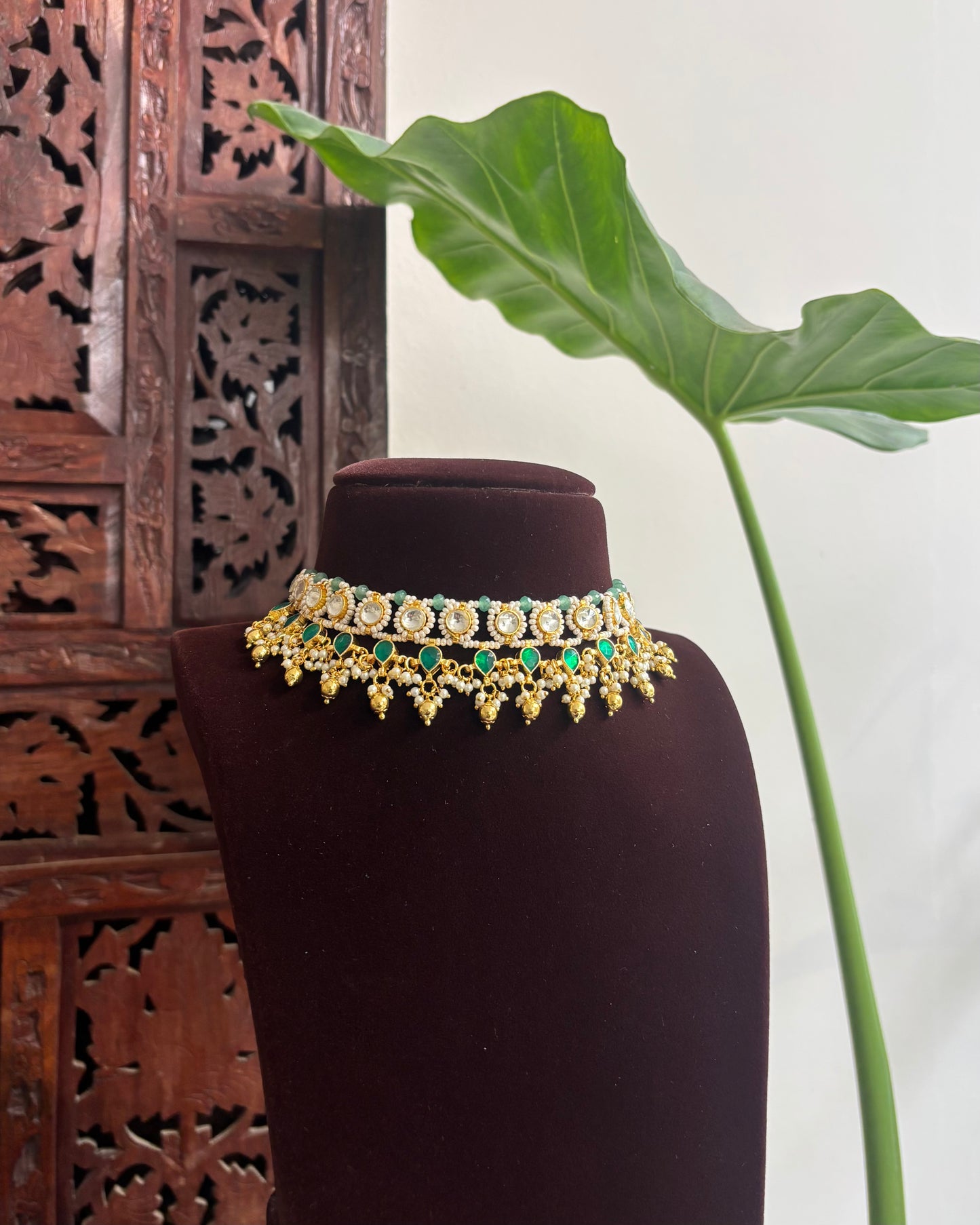 Green White Kundan Choker Set with Earrings – Minimal Statement | NC281