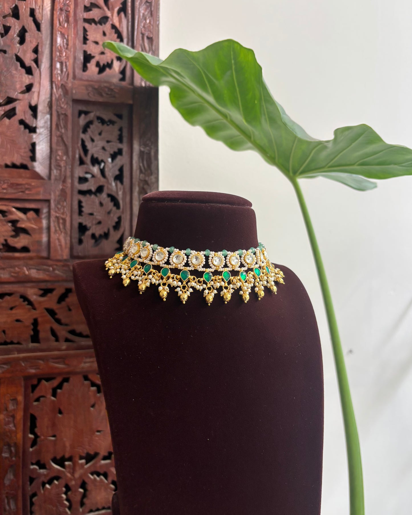 Green White Kundan Choker Set with Earrings – Minimal Statement | NC281