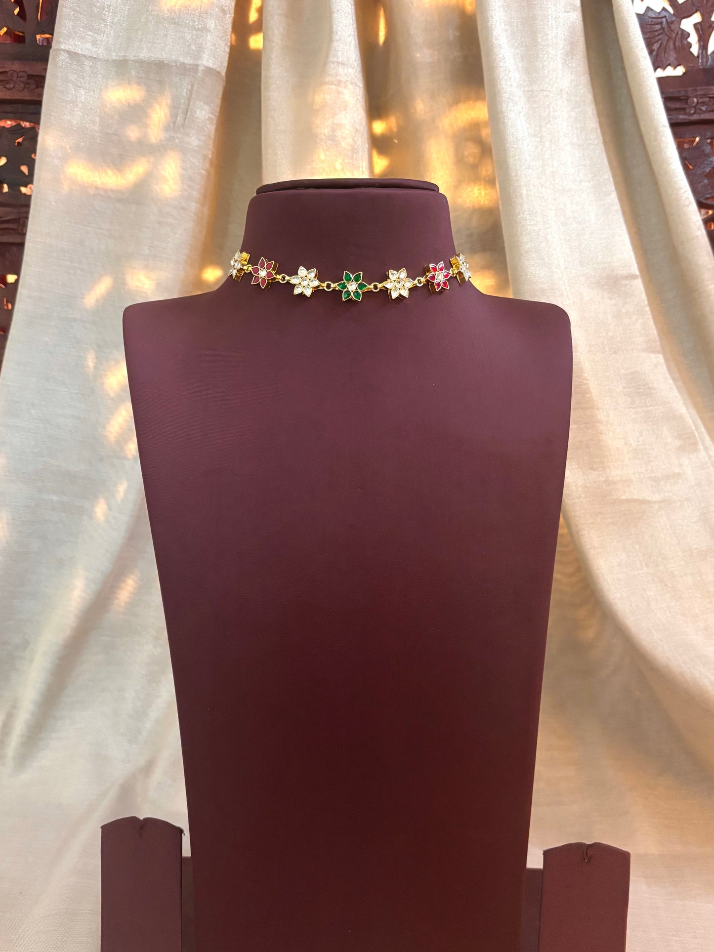 Multicolor Minimal Floral Pearl Choker Necklace | NC095