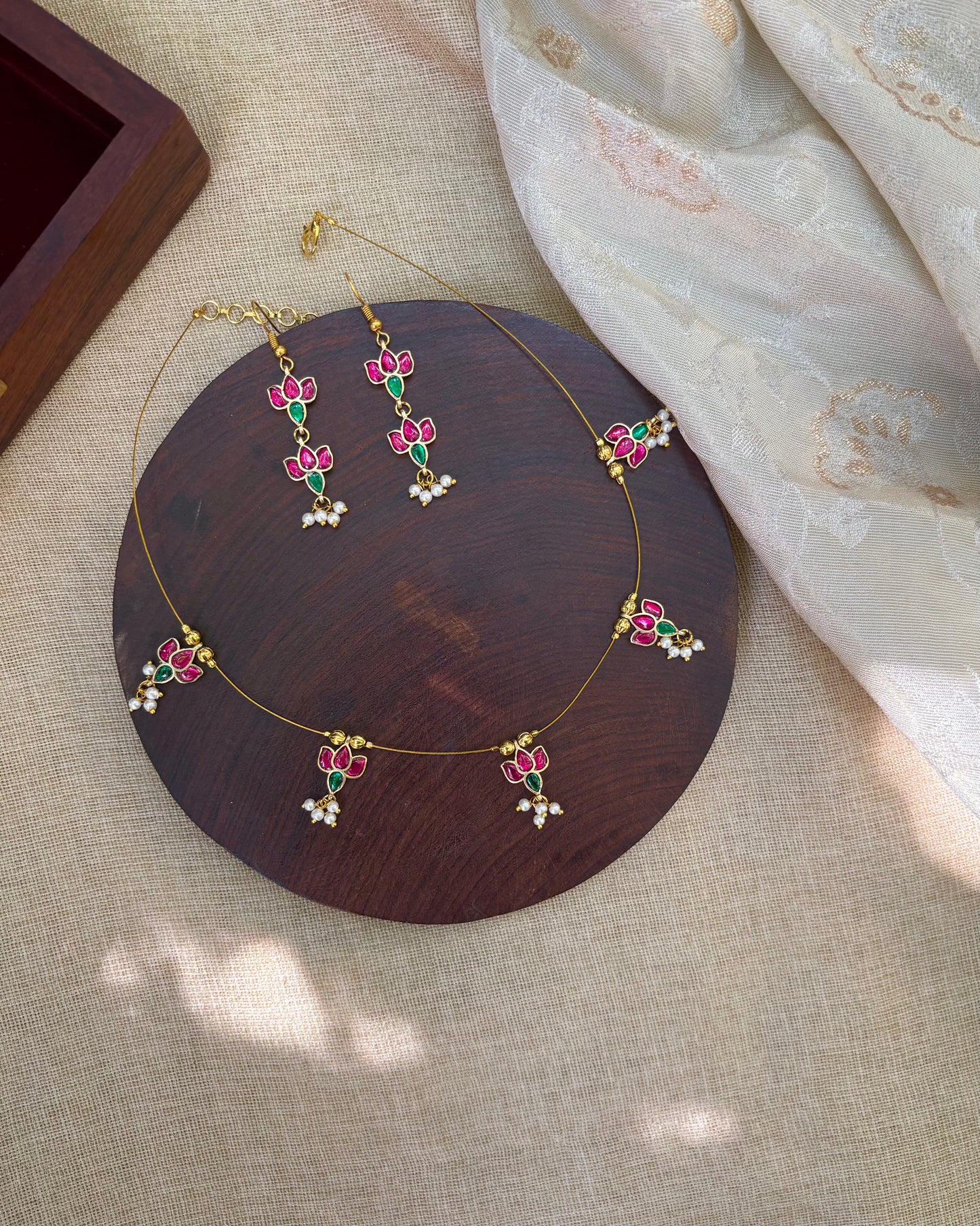 Jadau Kundan Invisible Chain Necklace with Earrings | Ruby & Green | NC571