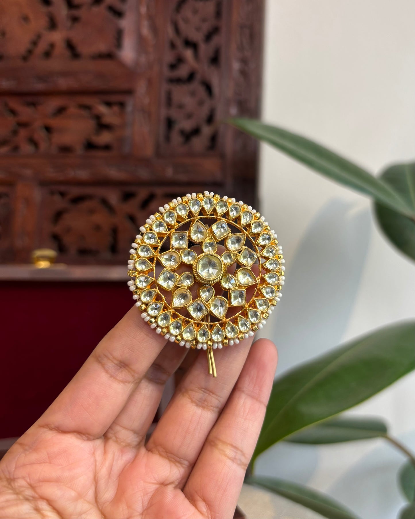 Intricate Floral Round Jadau Kundan Pendant | HA215